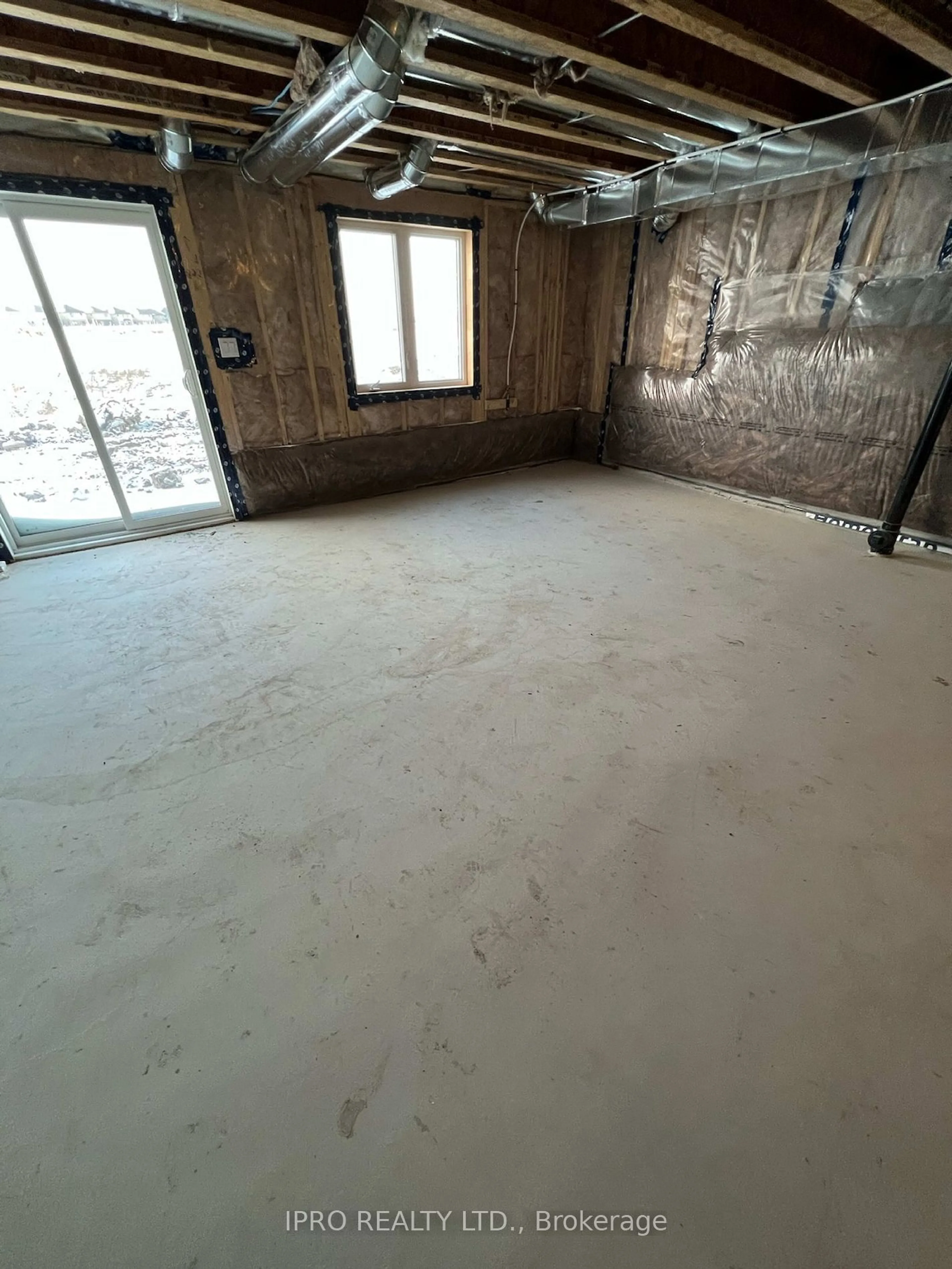 A pic of a room, cement floor for 95 Vanilla Tr, Thorold Ontario L2E 6S4