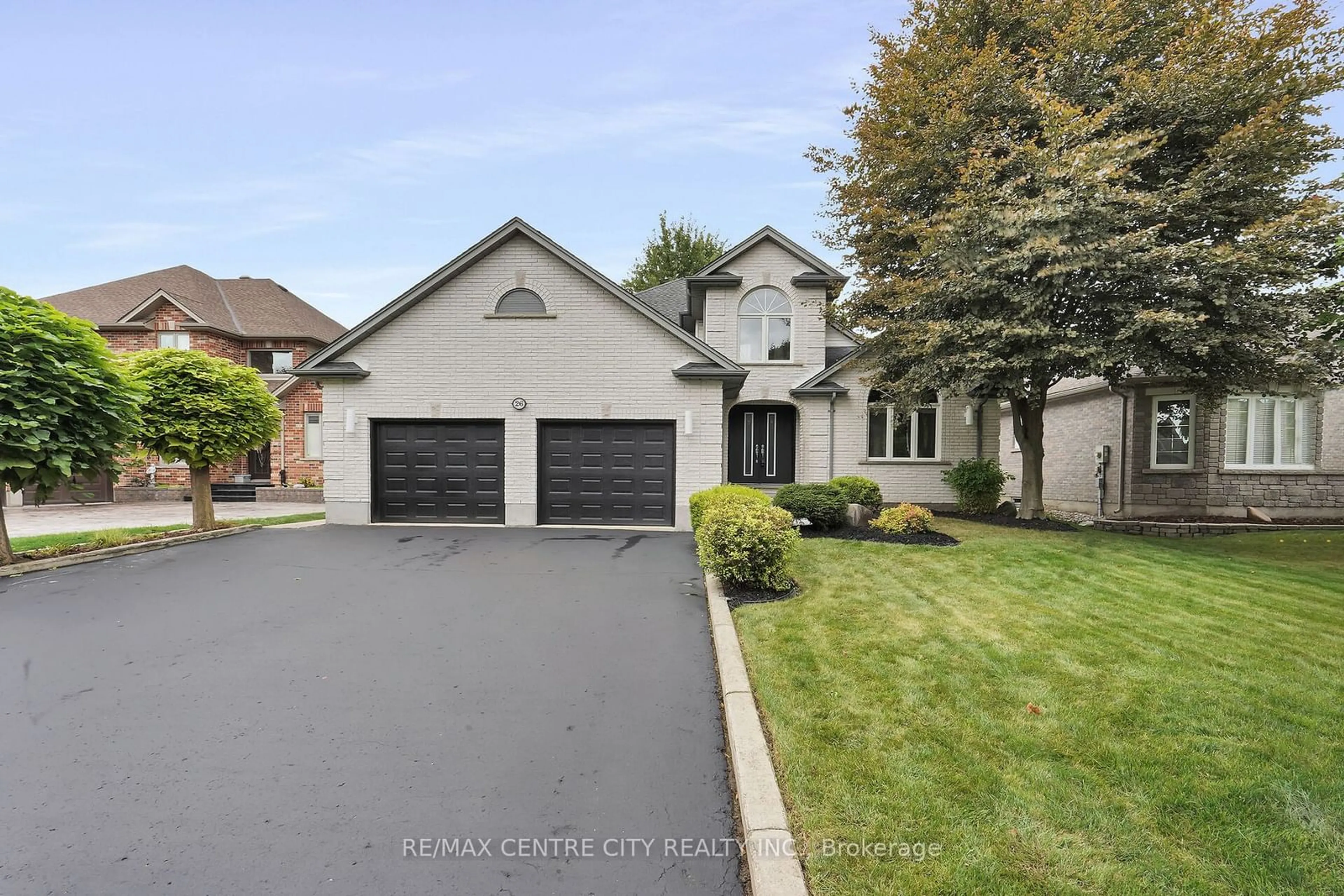 Frontside or backside of a home, the street view for 26 Farmhouse Rd, London Ontario N5Y 5M4