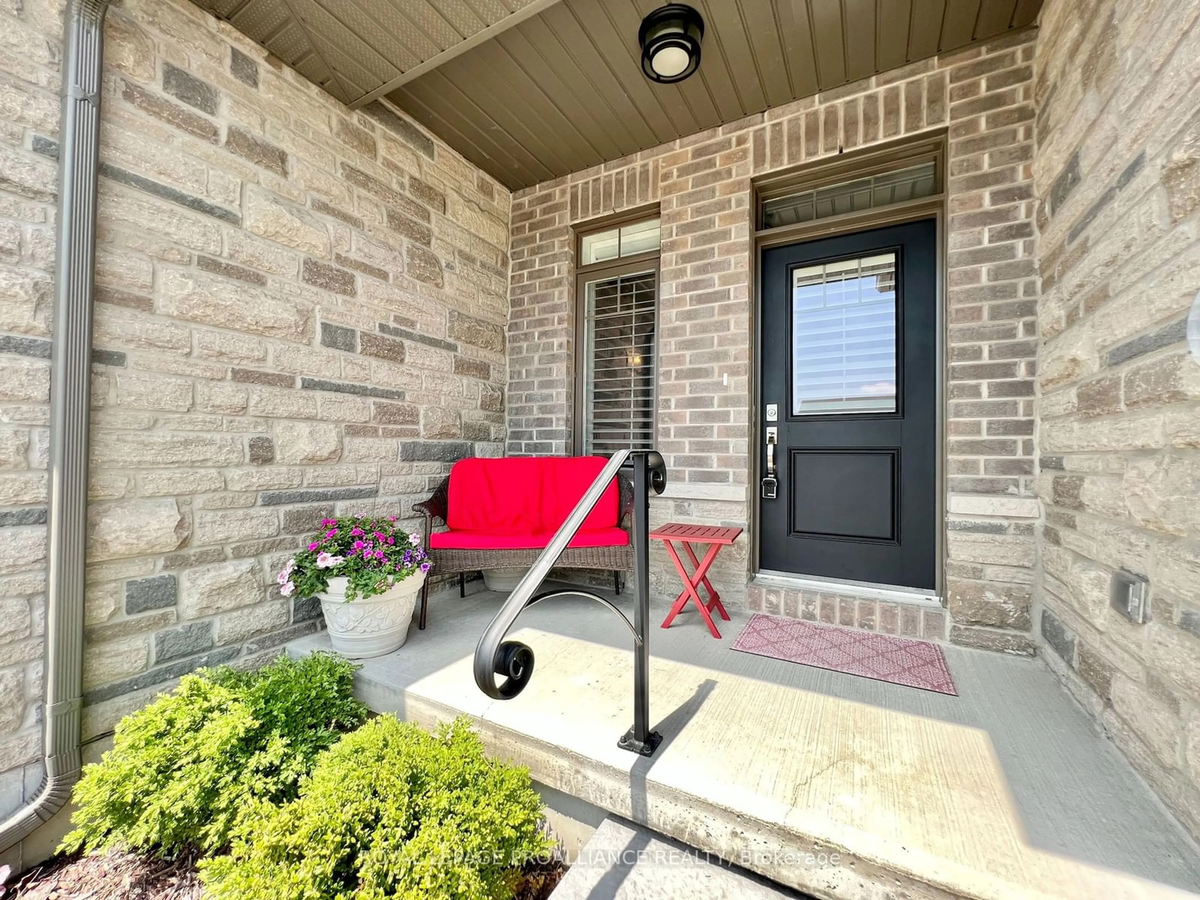 Indoor entryway, cement floor for 41 Virginia Cres, Belleville Ontario K8N 0K5