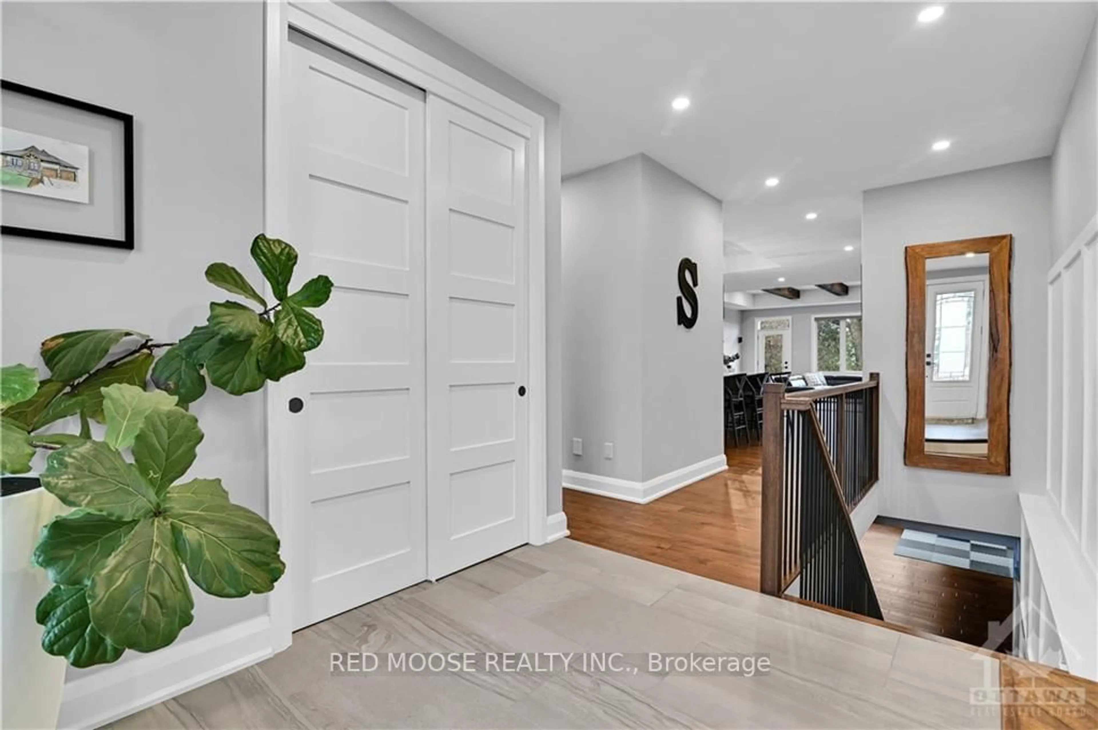 Indoor entryway, wood floors for 36 EMBER GLOW Crt, Stittsville - Munster - Richmond Ontario K2S 1C3