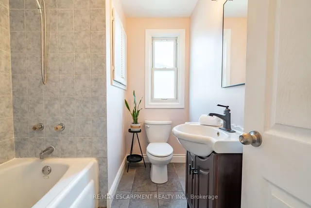 Additional property image - 702 SEVENTH Ave