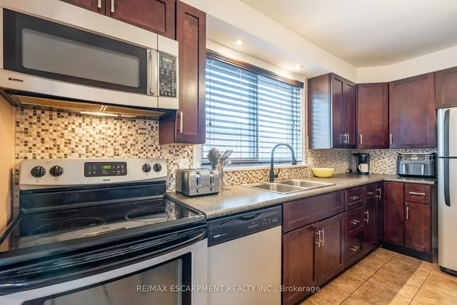 Additional property image - 702 SEVENTH Ave