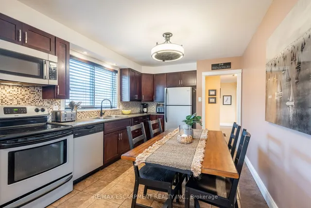 Additional property image - 702 SEVENTH Ave