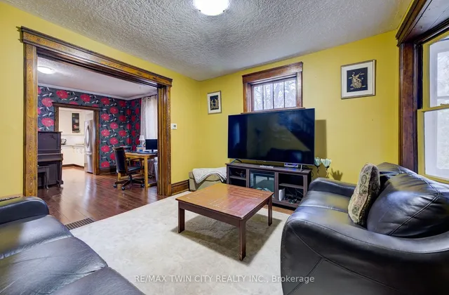 Additional property image - 118 College St