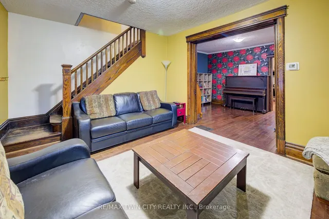 Additional property image - 118 College St