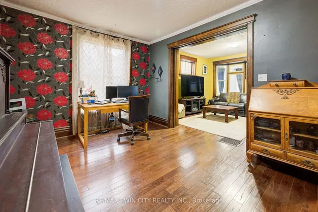 Additional property image - 118 College St