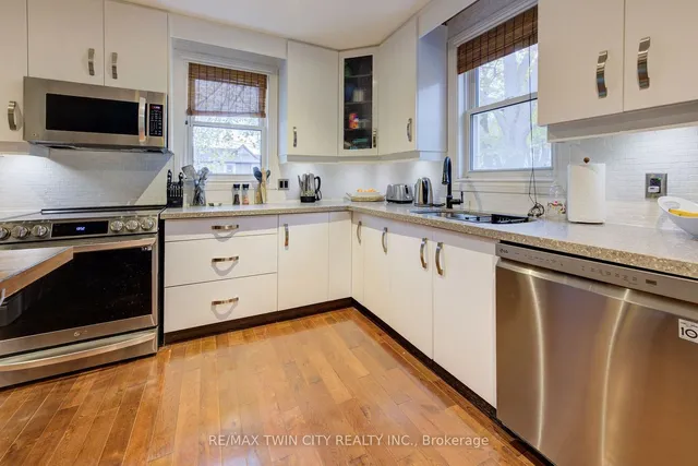 Additional property image - 118 College St