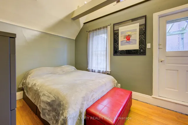 Additional property image - 118 College St