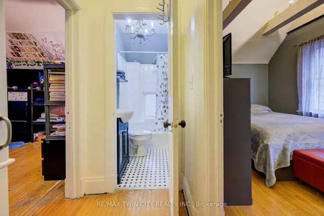 Additional property image - 118 College St