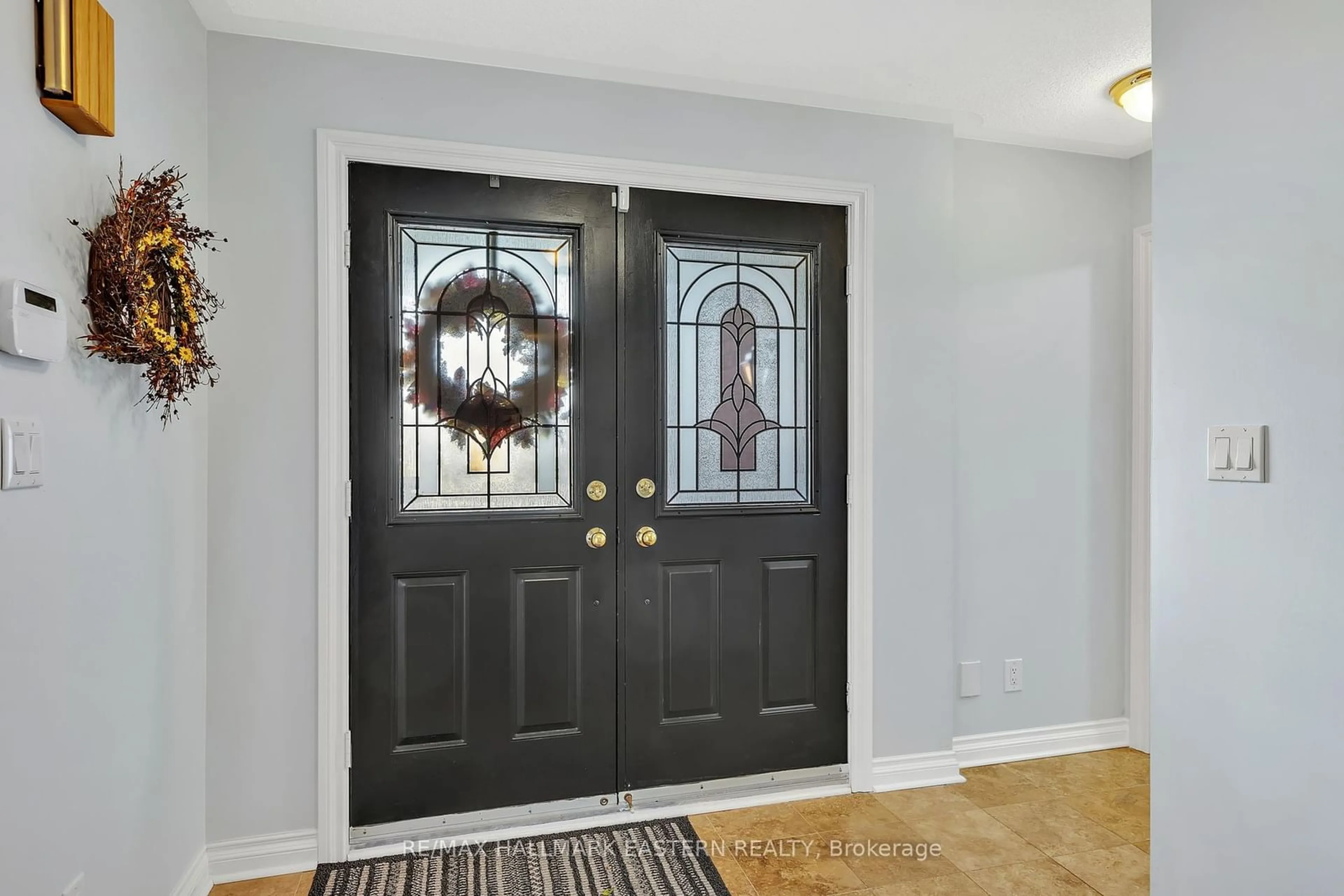 Indoor entryway, wood floors for 1240 Wildlark Dr, Peterborough Ontario K9K 2J7