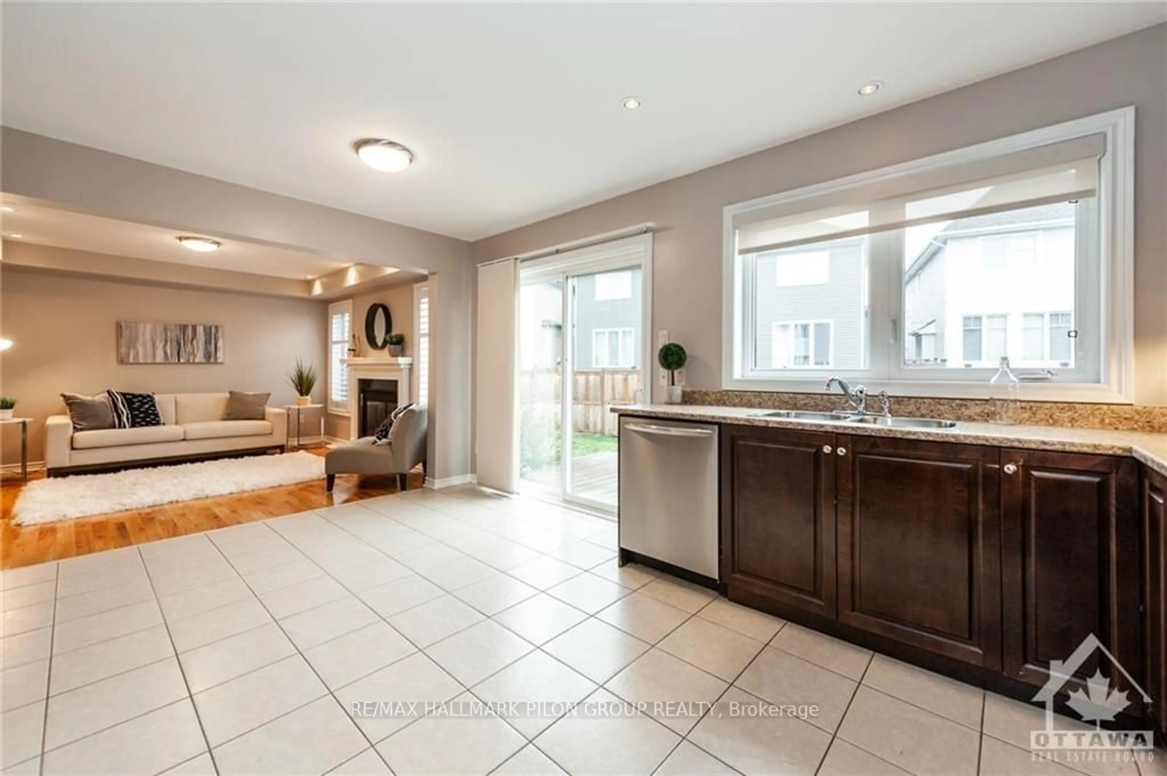 Open concept kitchen for 250 BURNABY Dr, Stittsville - Munster - Richmond Ontario K2S 0J9