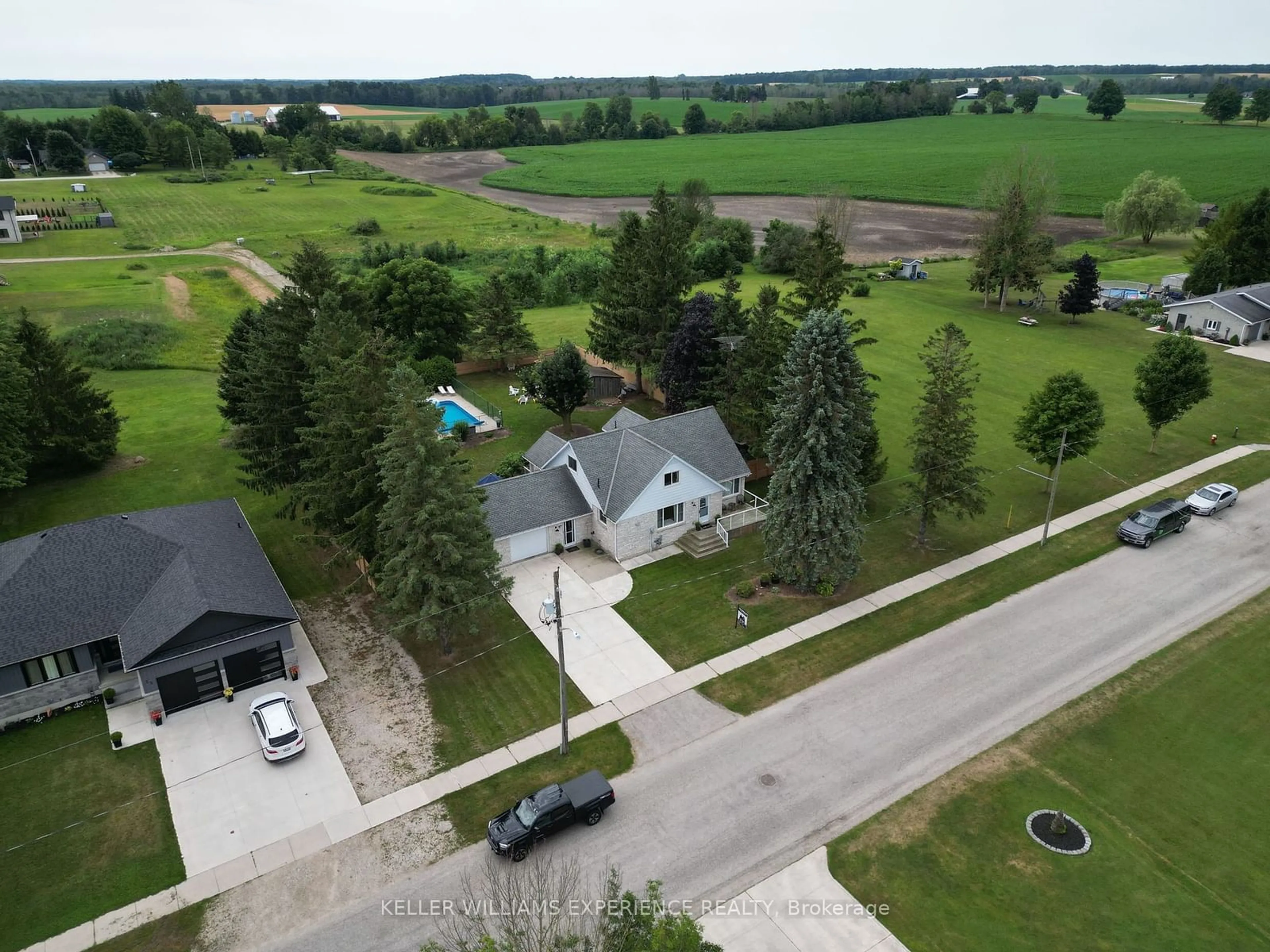 Frontside or backside of a home, the street view for 37 Allan St, Minto Ontario N0G 1M0