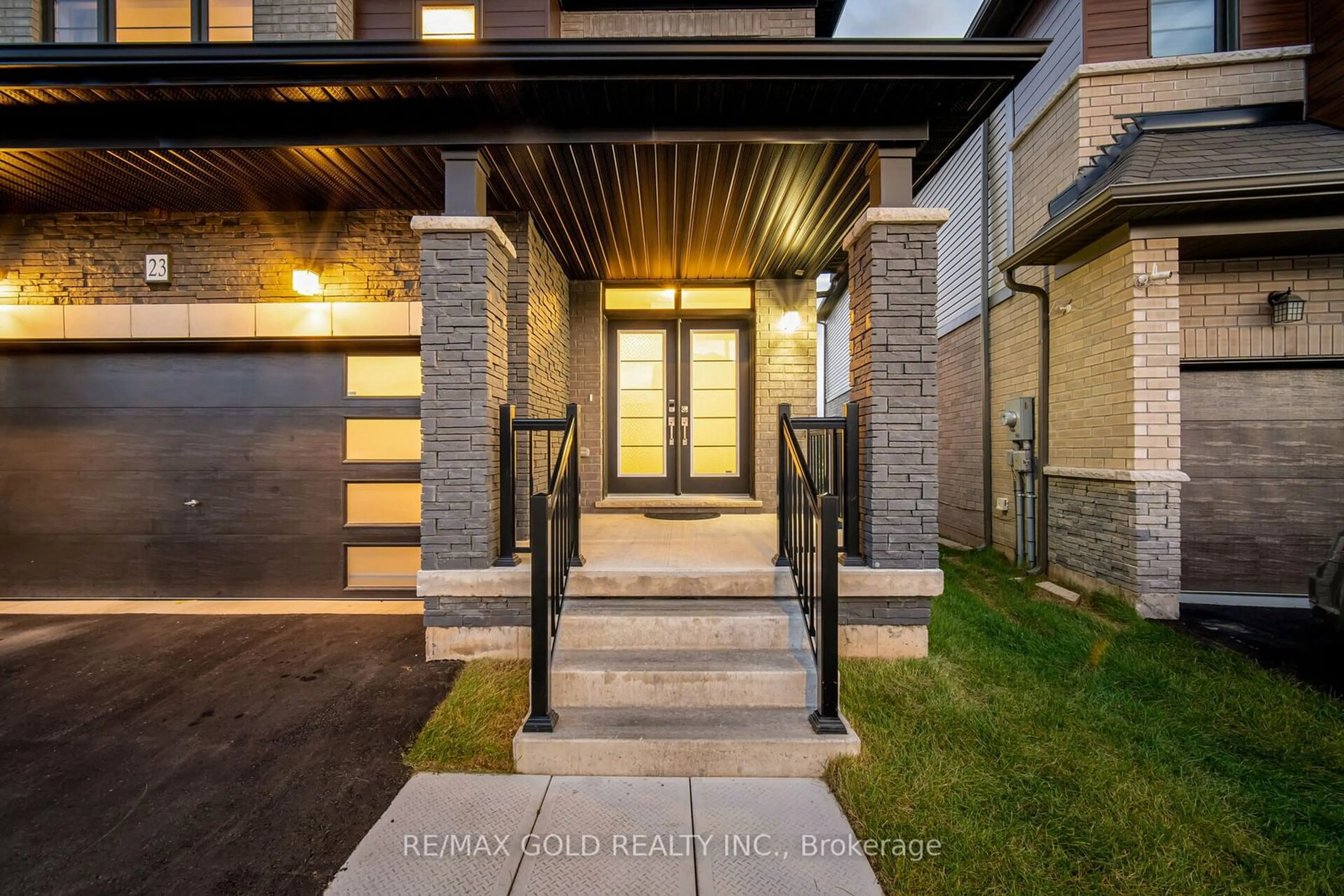 Indoor entryway, cement floor for 23 Santo Crt, Woolwich Ontario N0B 1M0