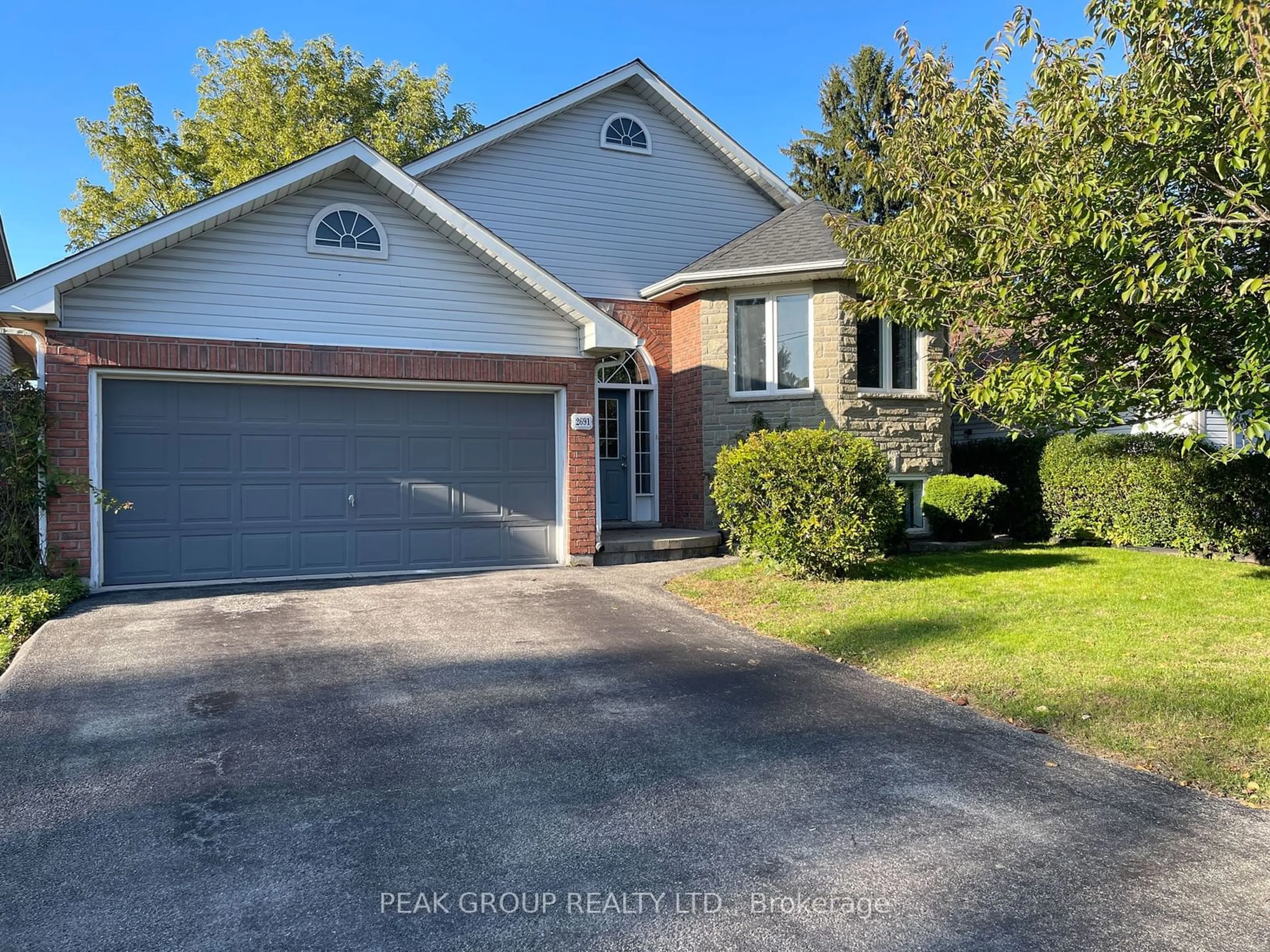 Frontside or backside of a home, the street view for 2691 Portage Rd, Niagara Falls Ontario L2J 2J4