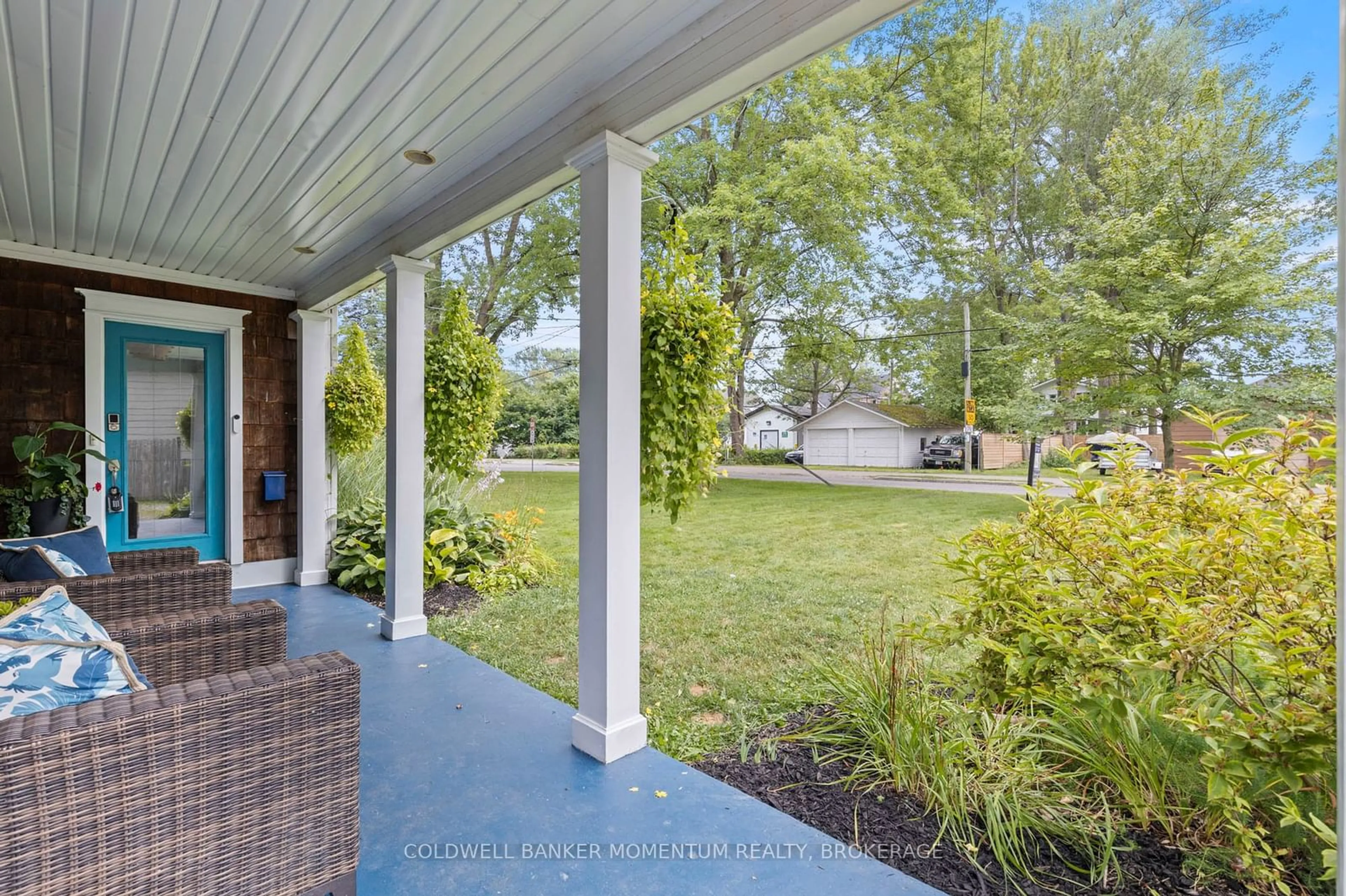 Patio, cottage for 832 Edgemere Rd, Fort Erie Ontario L2A 1A8