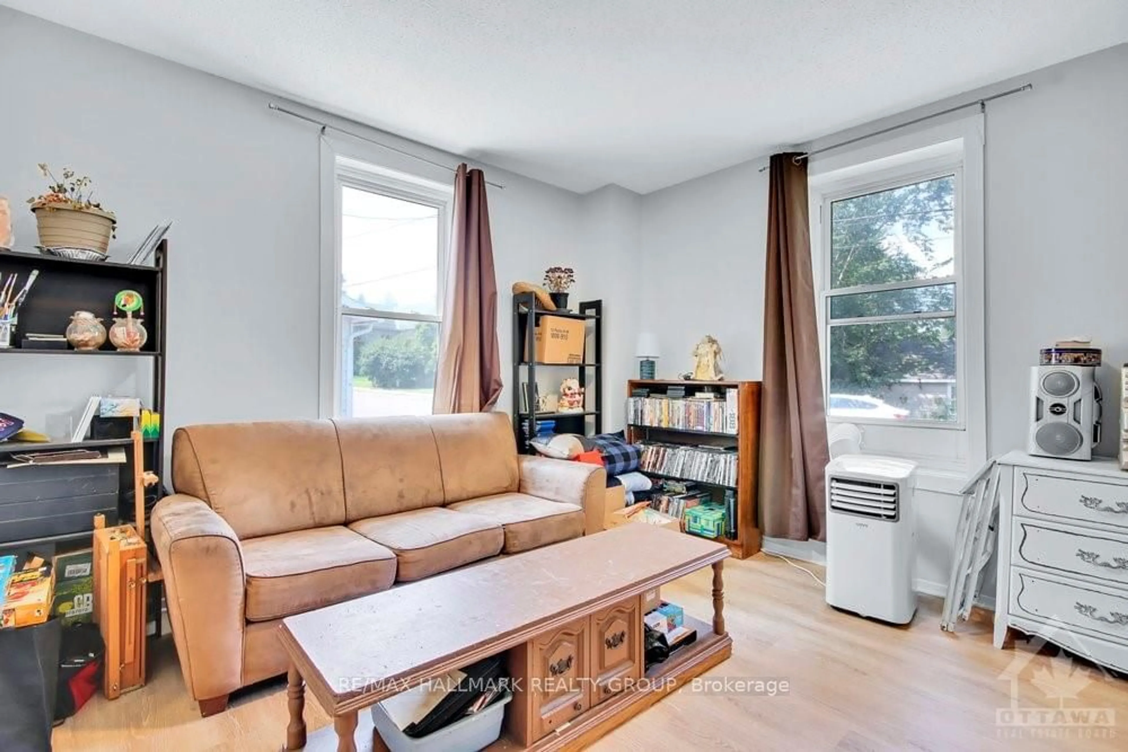 Living room, wood floors for 83 ELGIN St, Mississippi Mills Ontario K0A 1A0