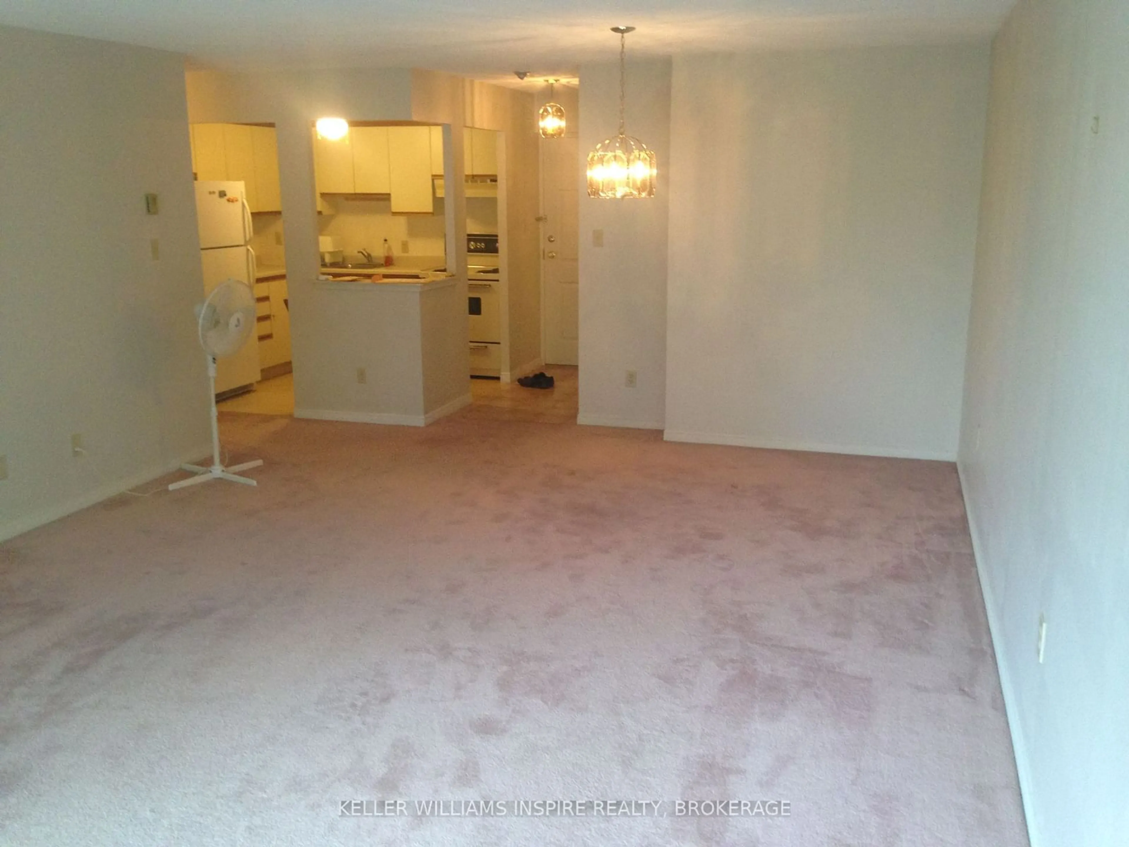 A pic of a room, carpet floors for 14 Greenview Dr #205, Kingston Ontario K7M 7T5