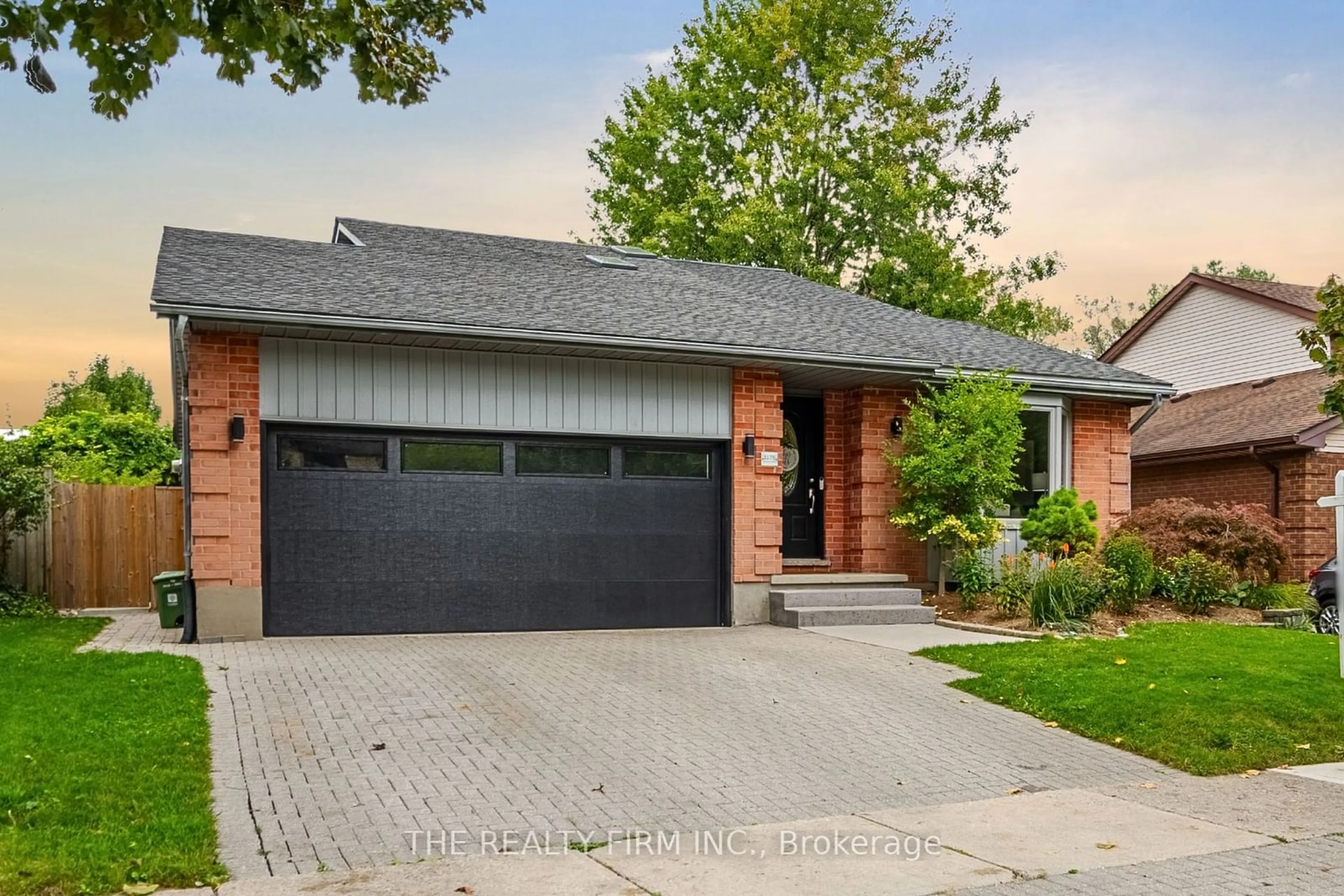 Home with brick exterior material for 1175 Glenora Dr, London Ontario N5X 2P6