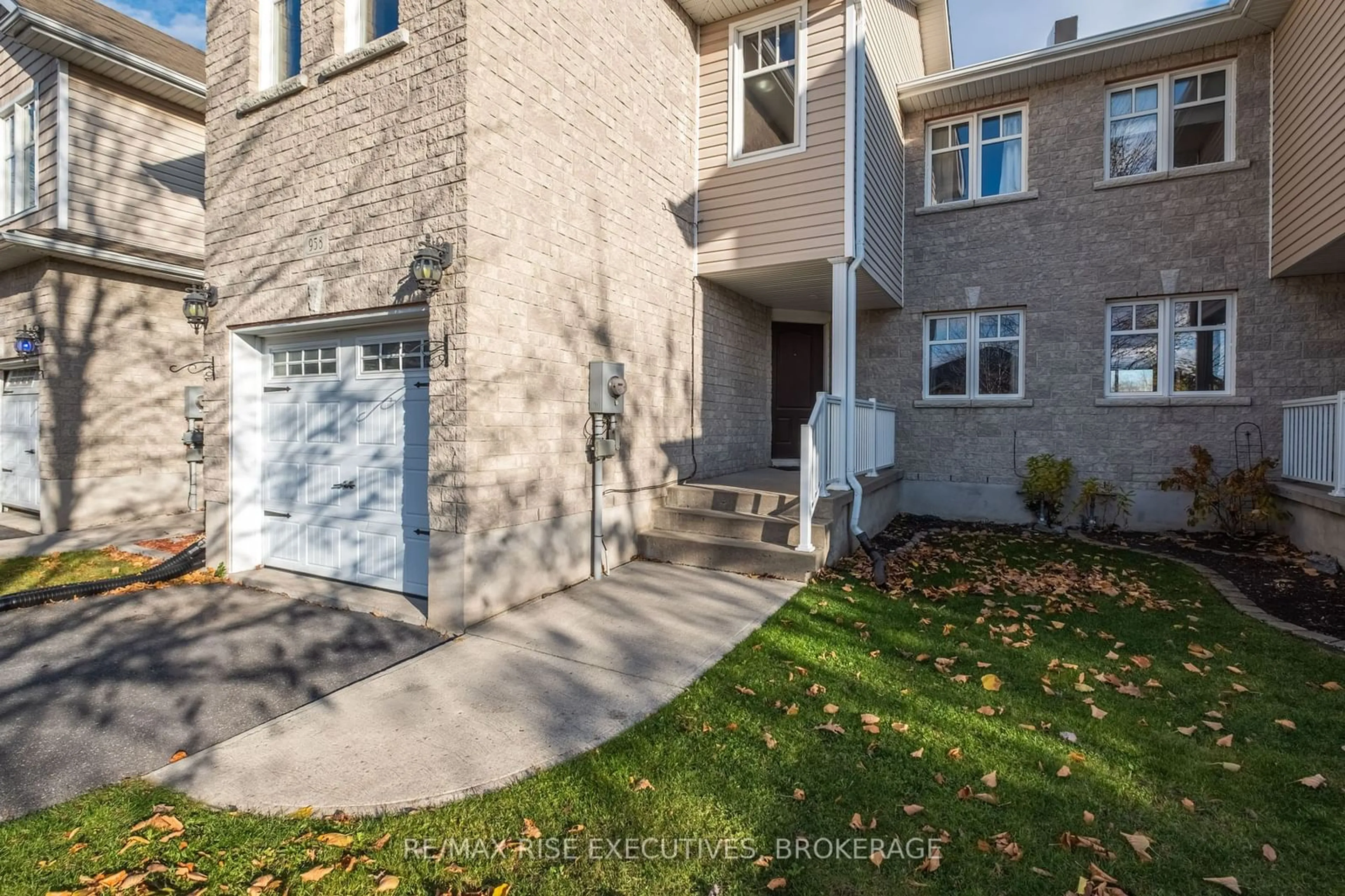 A pic from exterior of the house or condo, the street view for 958 Swanfield St, Kingston Ontario K7M 0A5