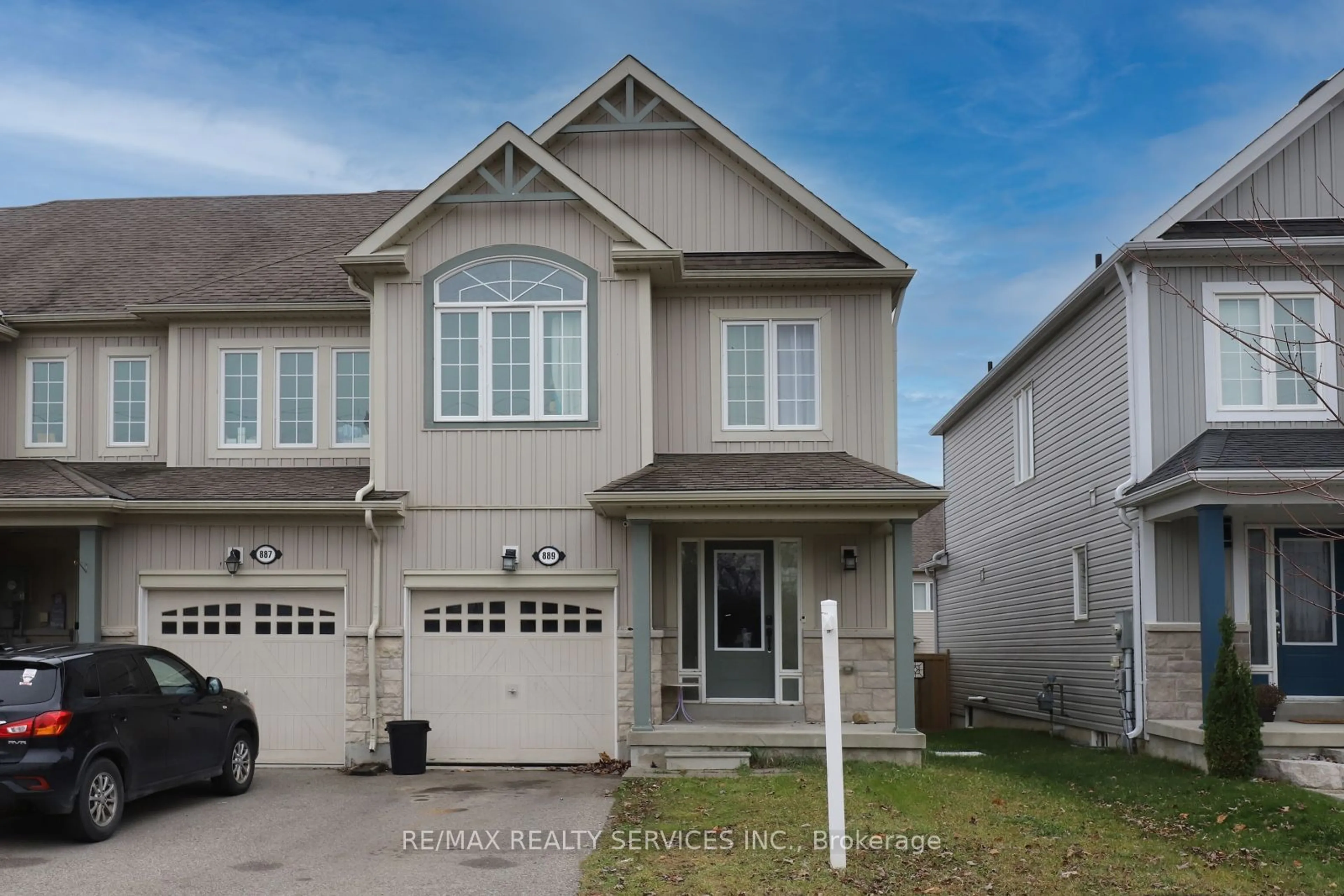 A pic from exterior of the house or condo, the street view for 889 Cook Cres, Shelburne Ontario L0N 1S1