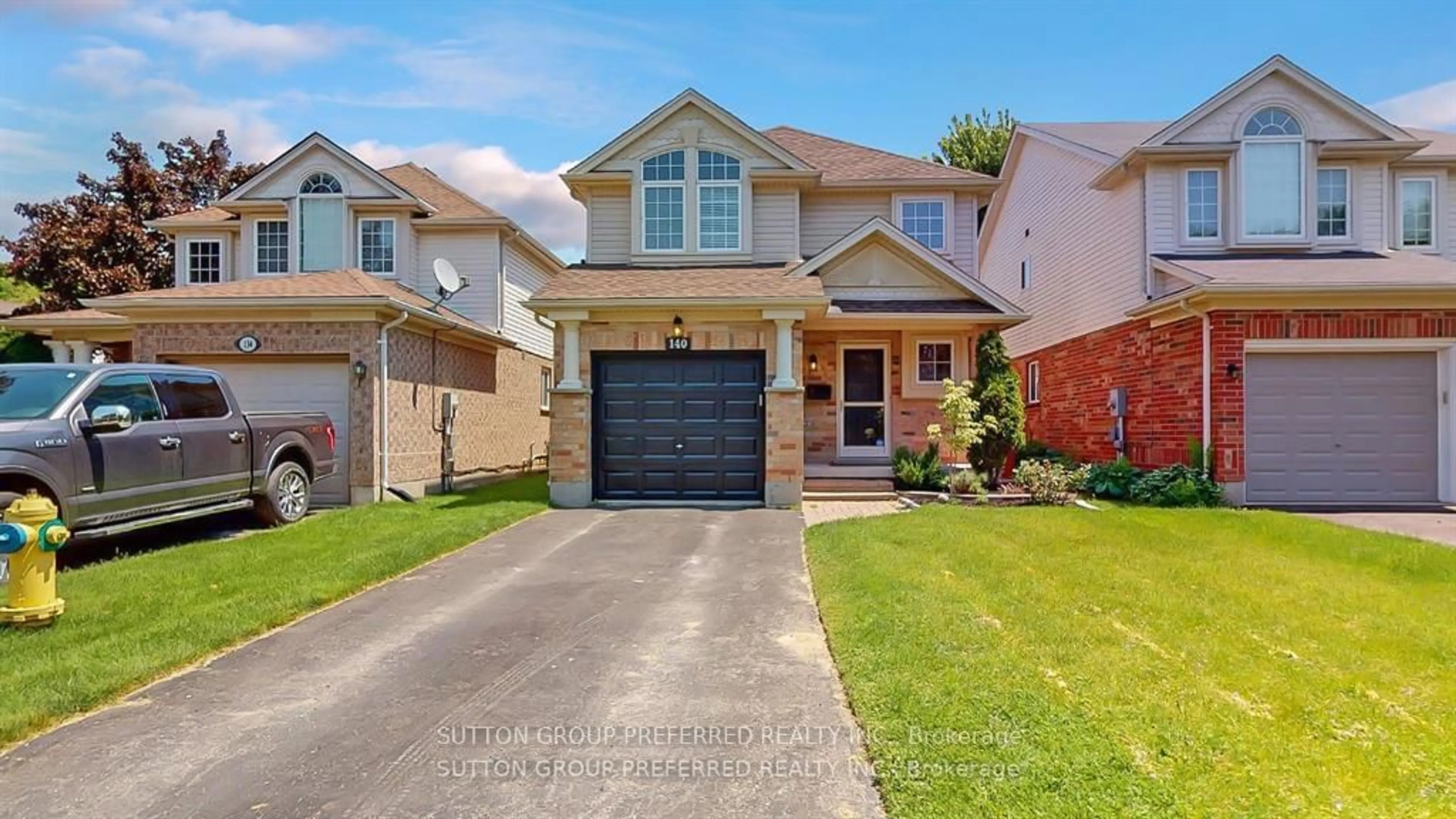 Frontside or backside of a home, cottage for 140 Rossmore Crt, London Ontario N6C 6B9