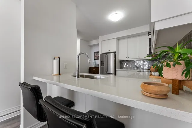 Additional property image - 61 Soho St Unit 84