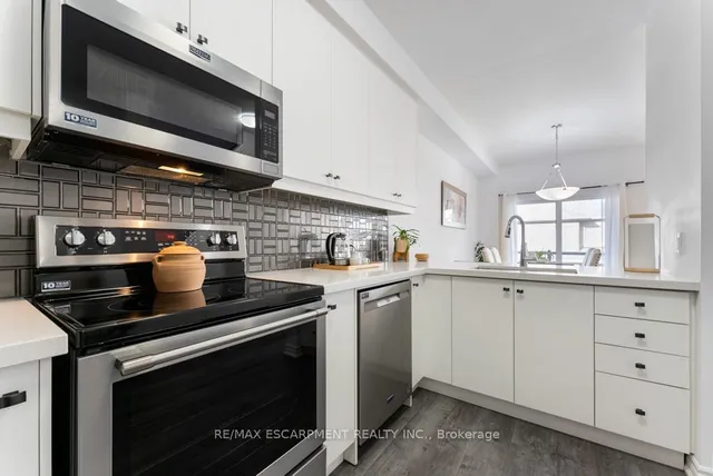 Additional property image - 61 Soho St Unit 84