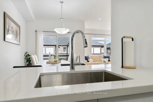 Additional property image - 61 Soho St Unit 84