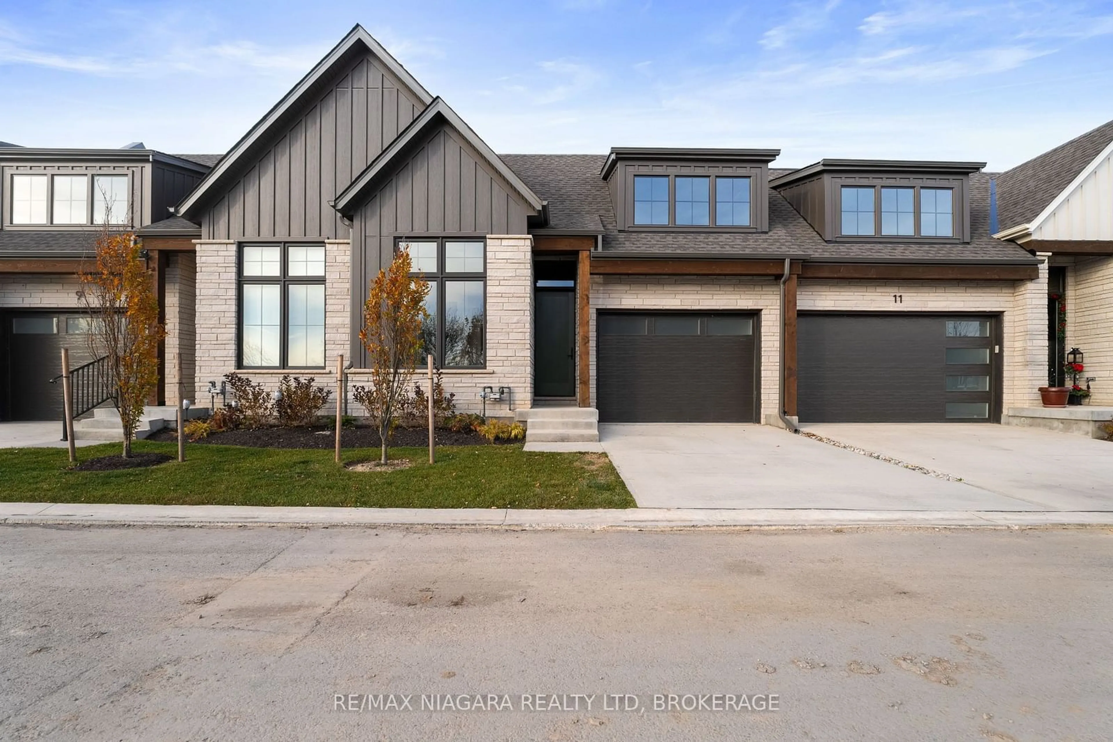 Frontside or backside of a home, the street view for 41 Ivy Cres #10, Thorold Ontario L2V 0J9