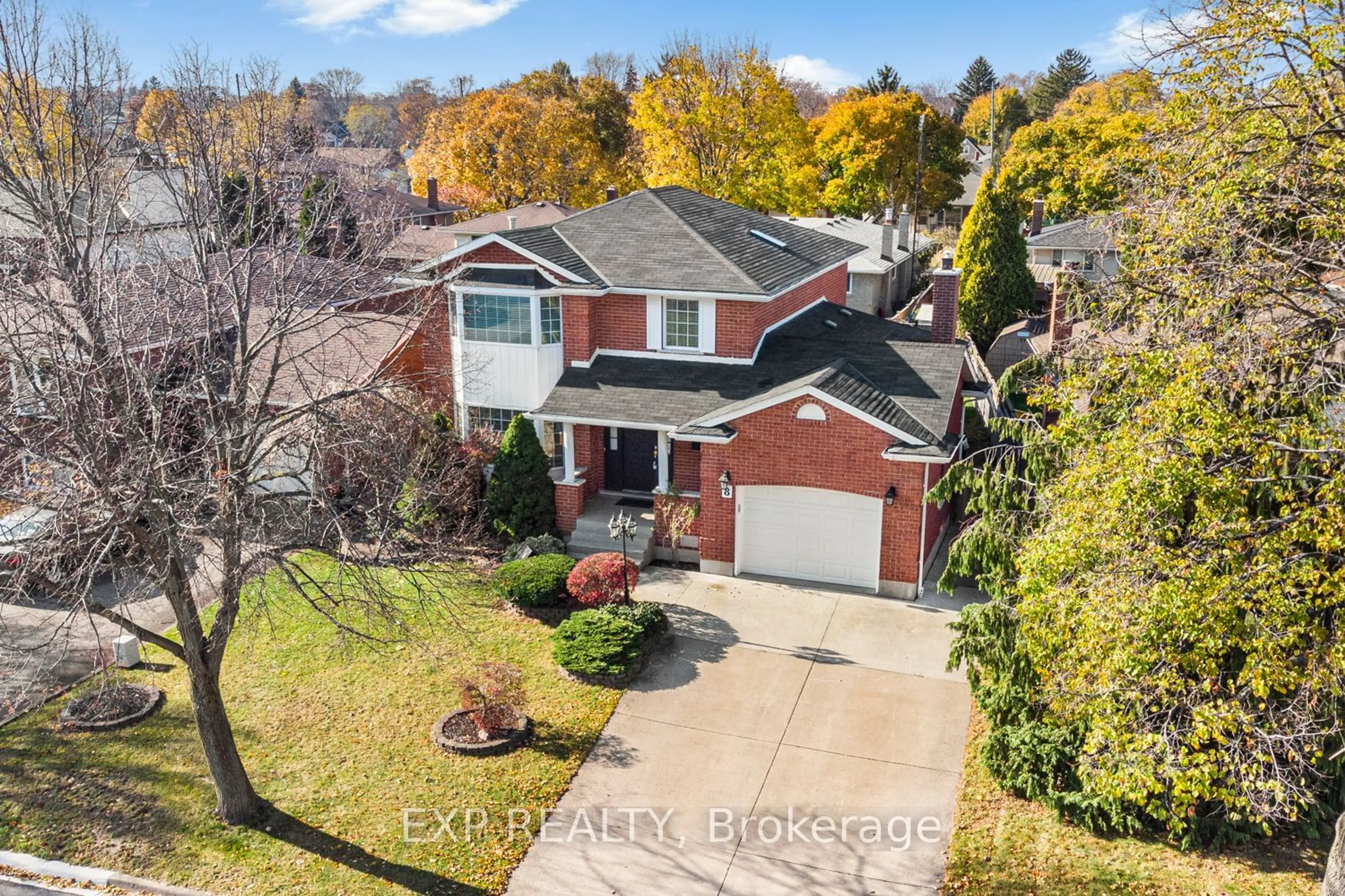 Frontside or backside of a home, the street view for 8 Donalda Crt, St. Catharines Ontario L2M 7E7