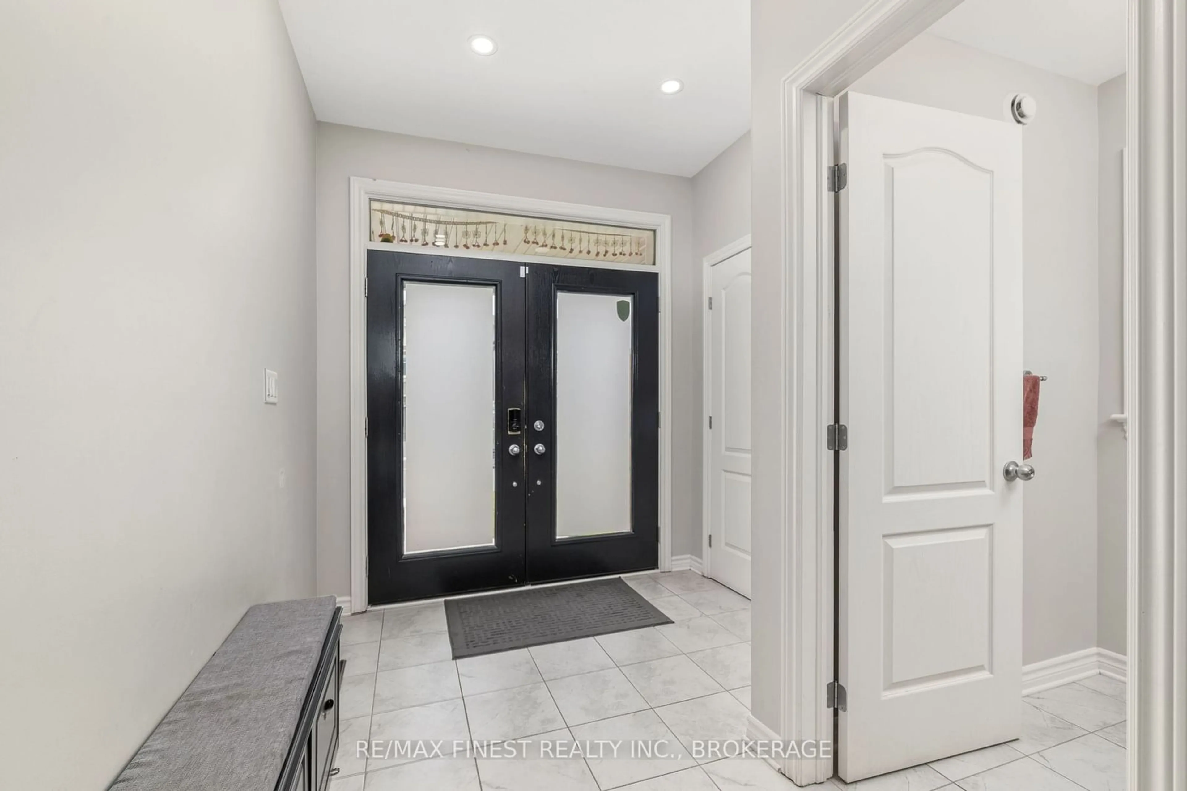 Indoor entryway, not visible floor for 1365 Monarch Dr, Kingston Ontario K7P 0S2