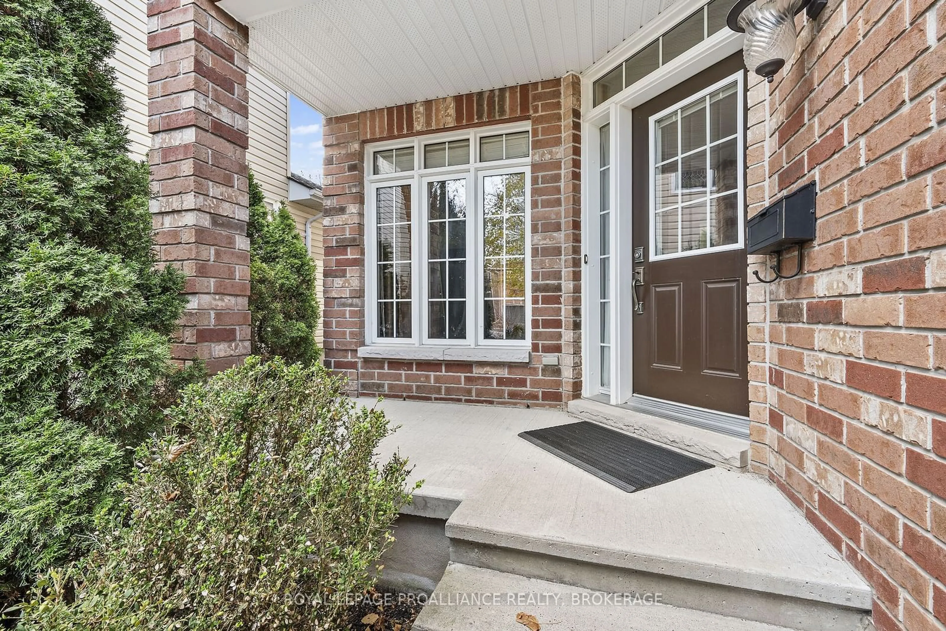 Indoor entryway, ceramic floors for 463 Conservatory Dr, Kingston Ontario K7M 9C8