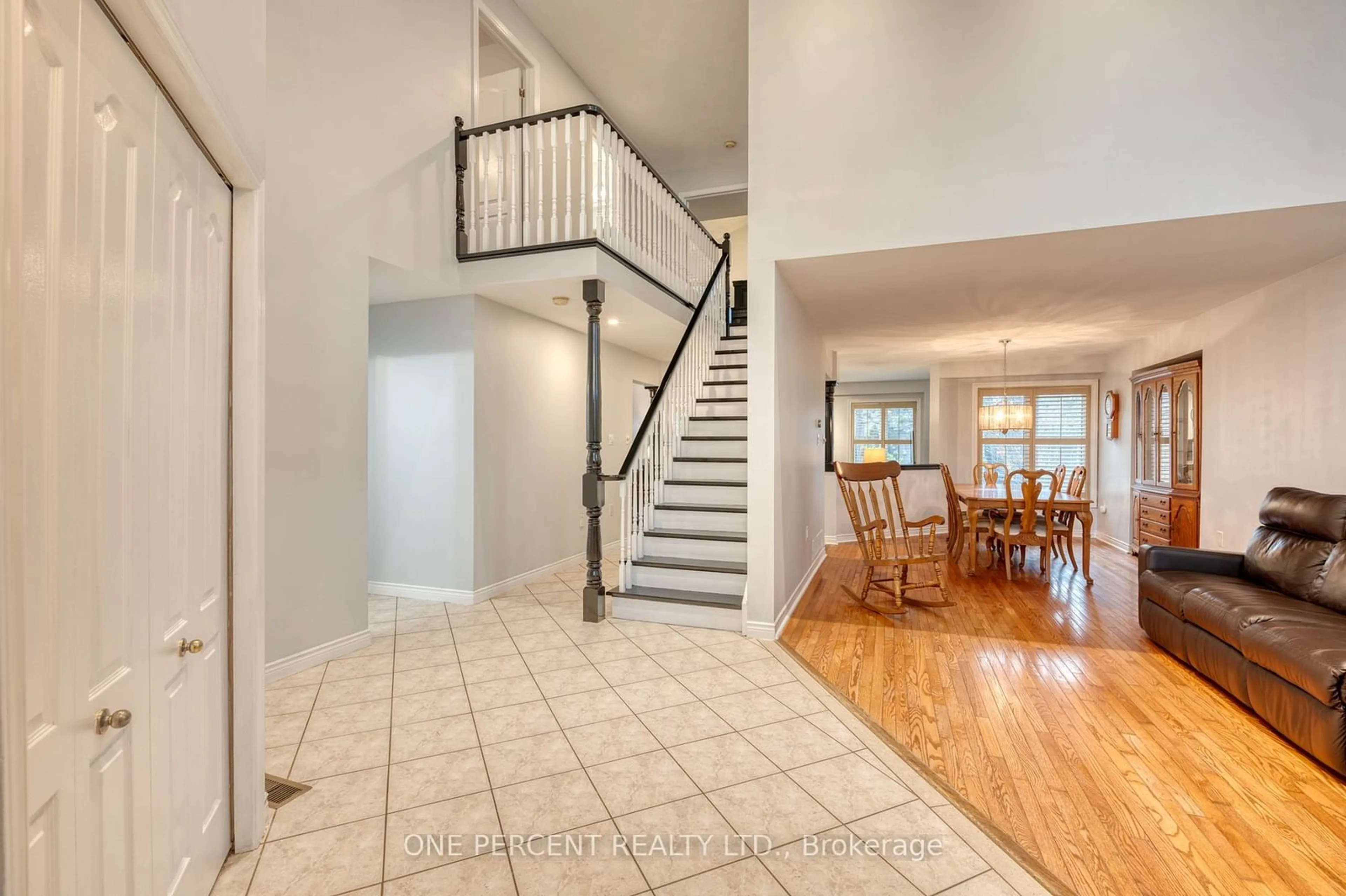 Indoor entryway, wood floors for 146 Kitty Murray Lane, Hamilton Ontario L9K 1K8