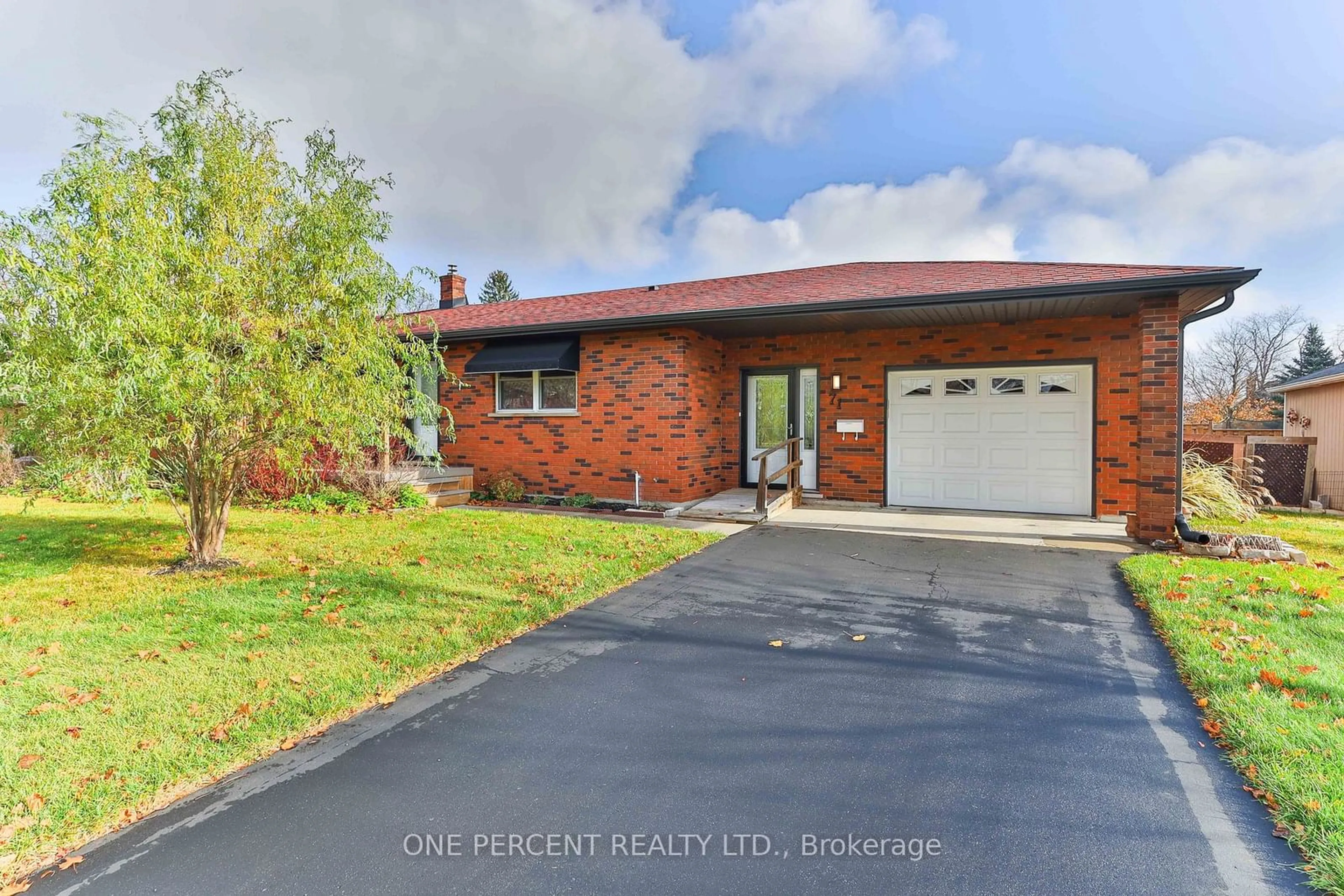 Frontside or backside of a home, cottage for 71 Lee Ave, Norfolk Ontario N3Y 5B8