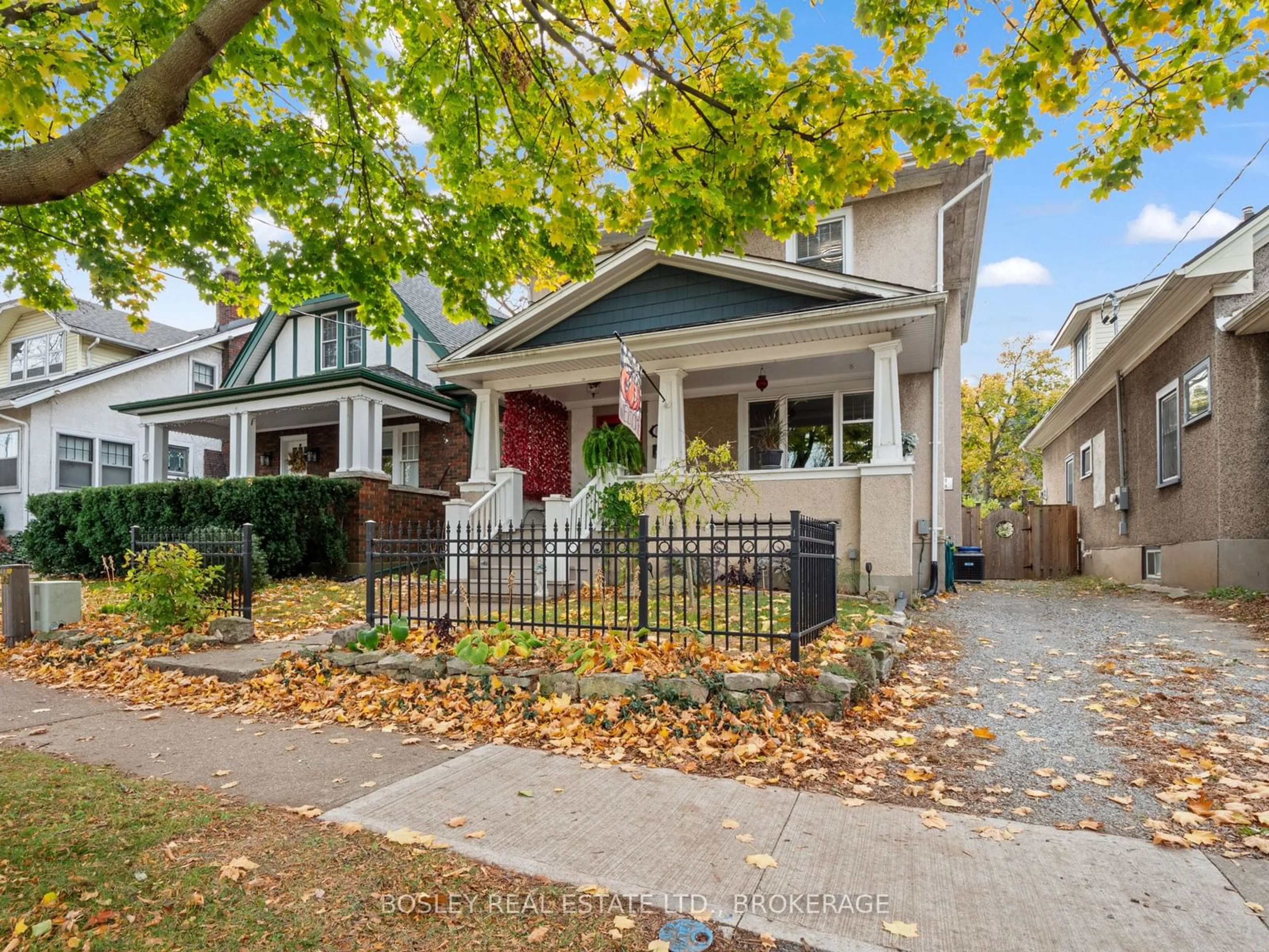 Frontside or backside of a home, the street view for 176 Russell Ave, St. Catharines Ontario L2R 1W6