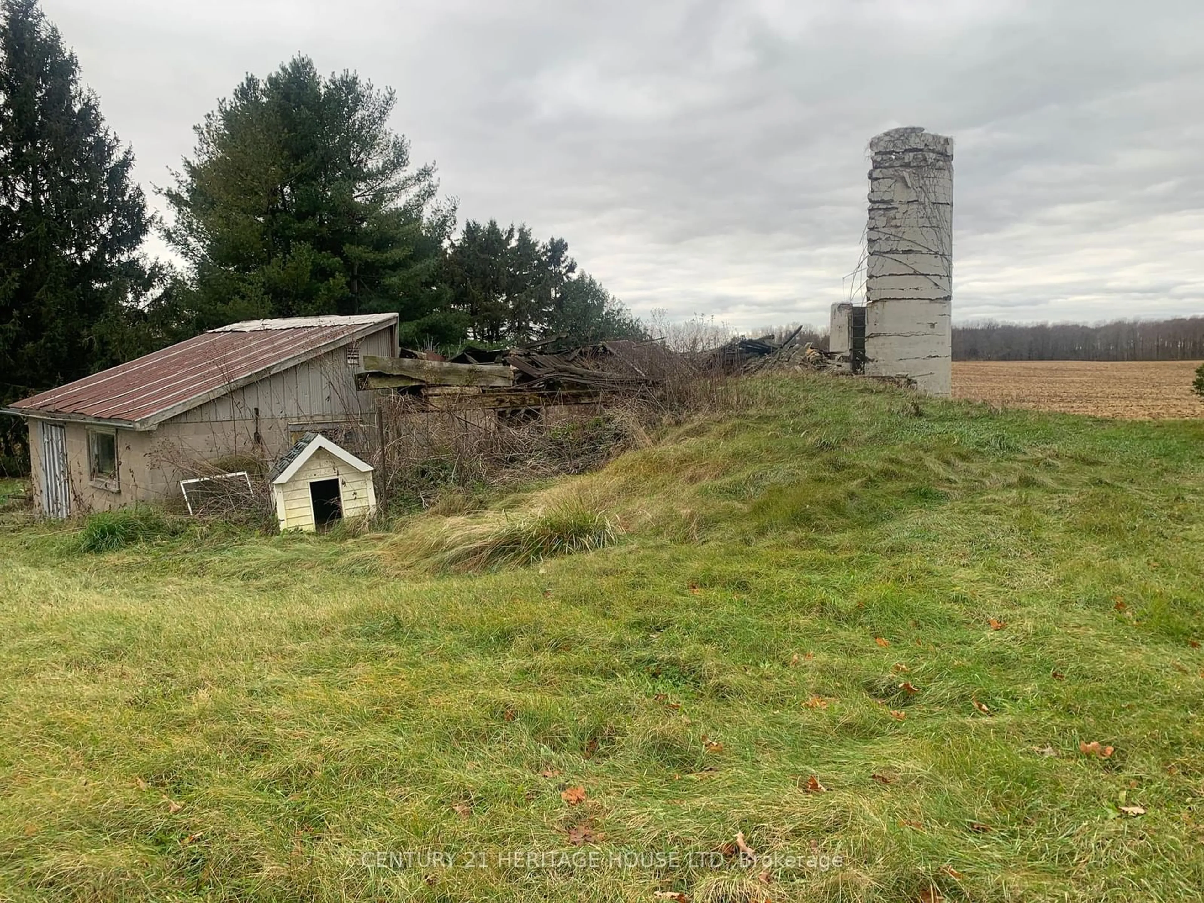 Shed for 8801 Hacienda Rd, Aylmer Ontario N5H 2R1