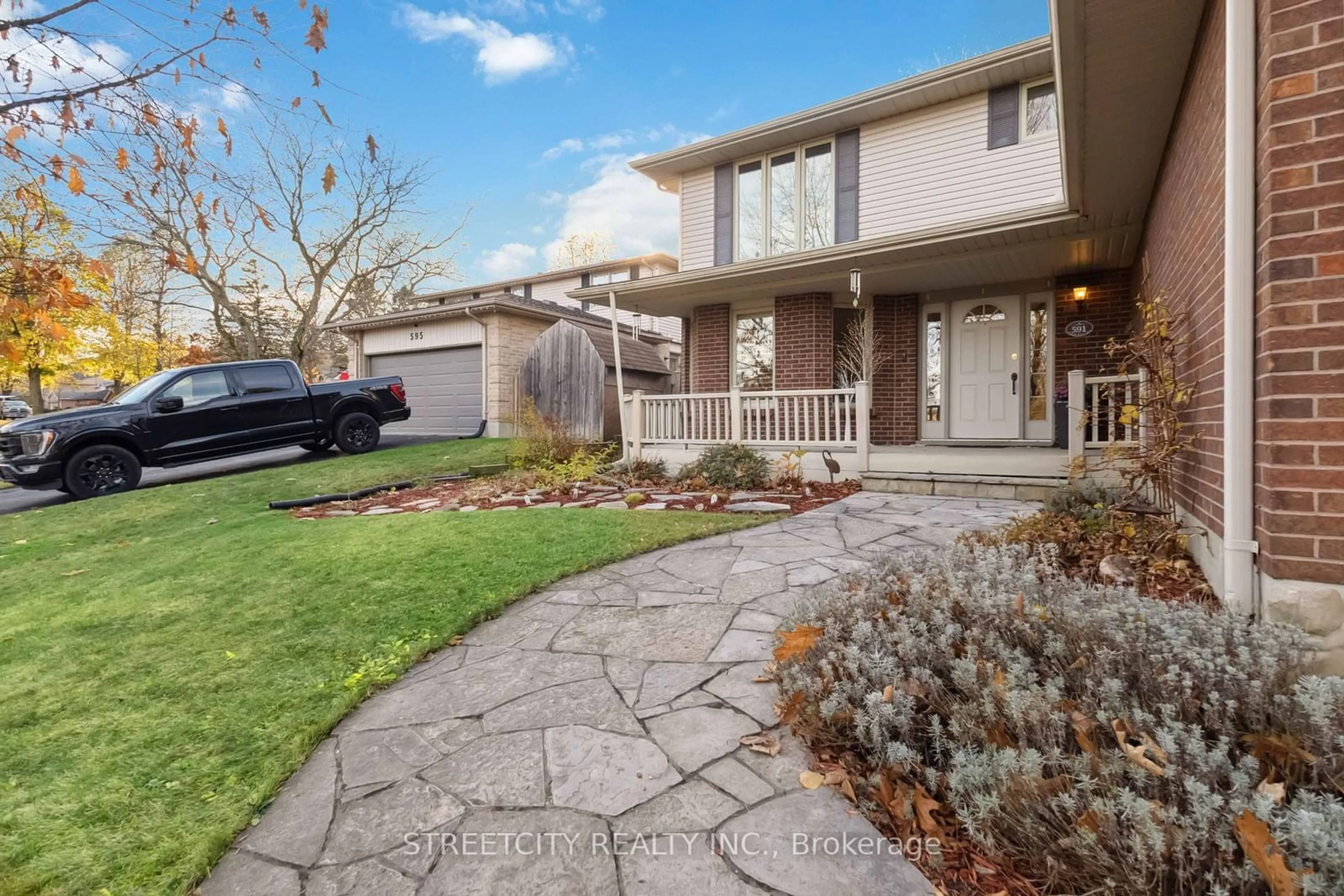 Frontside or backside of a home, the street view for 591 Grand View Ave, London Ontario N6K 3G1