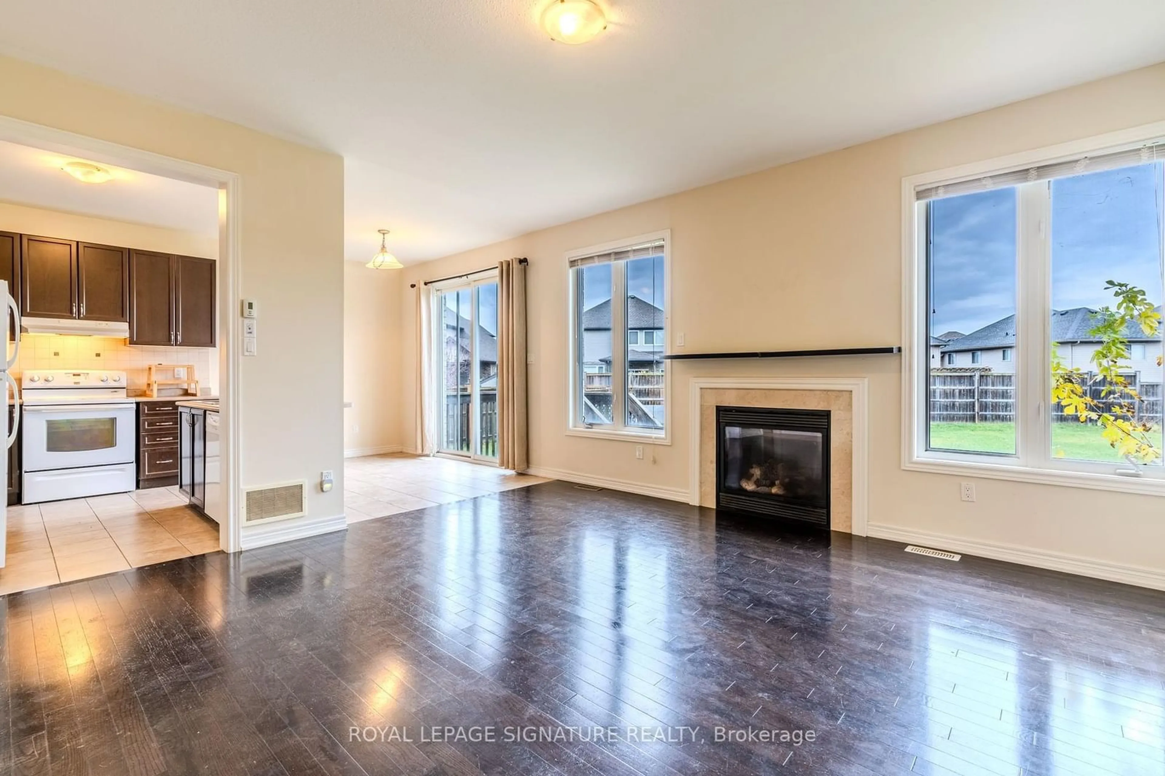 A pic of a room, wood floors for 6366 Dilalla Cres, Niagara Falls Ontario L2H 0C9