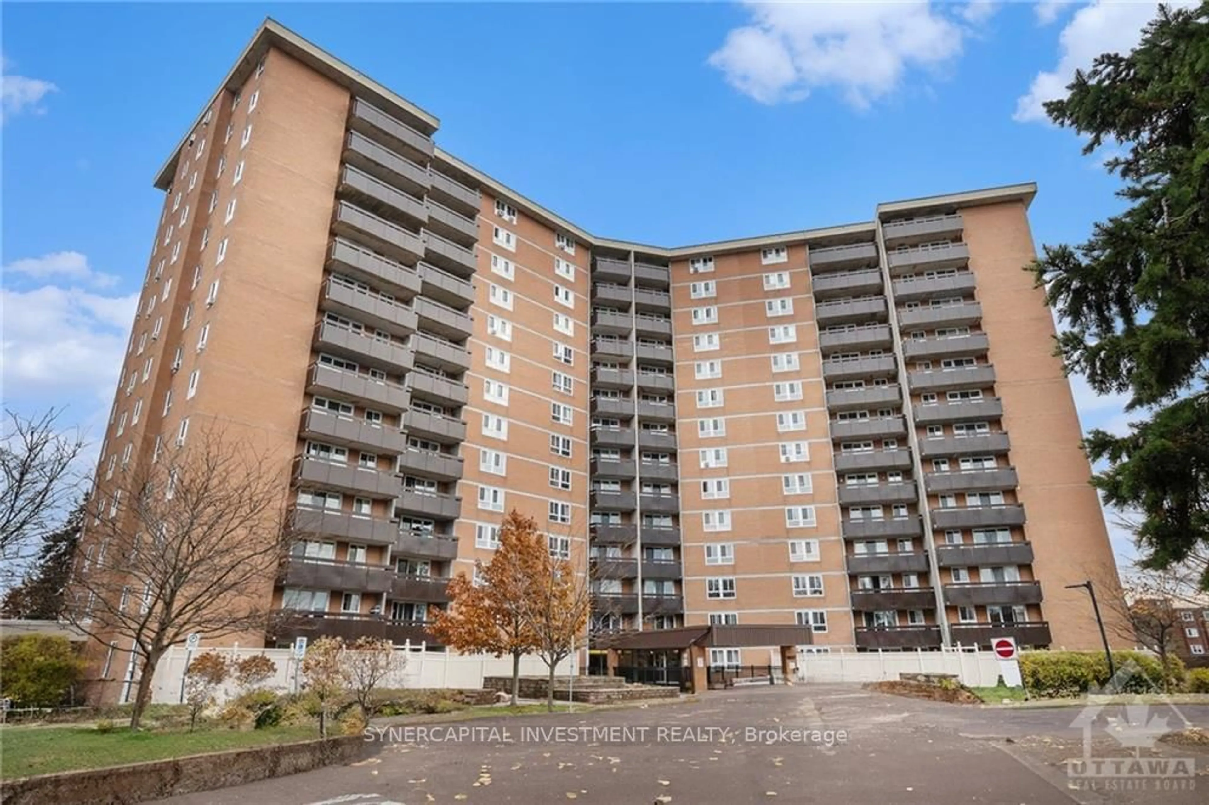 A pic from exterior of the house or condo, the front or back of building for 2000 JASMINE Cres #615, Beacon Hill North - South and Area Ontario K1J 8K4