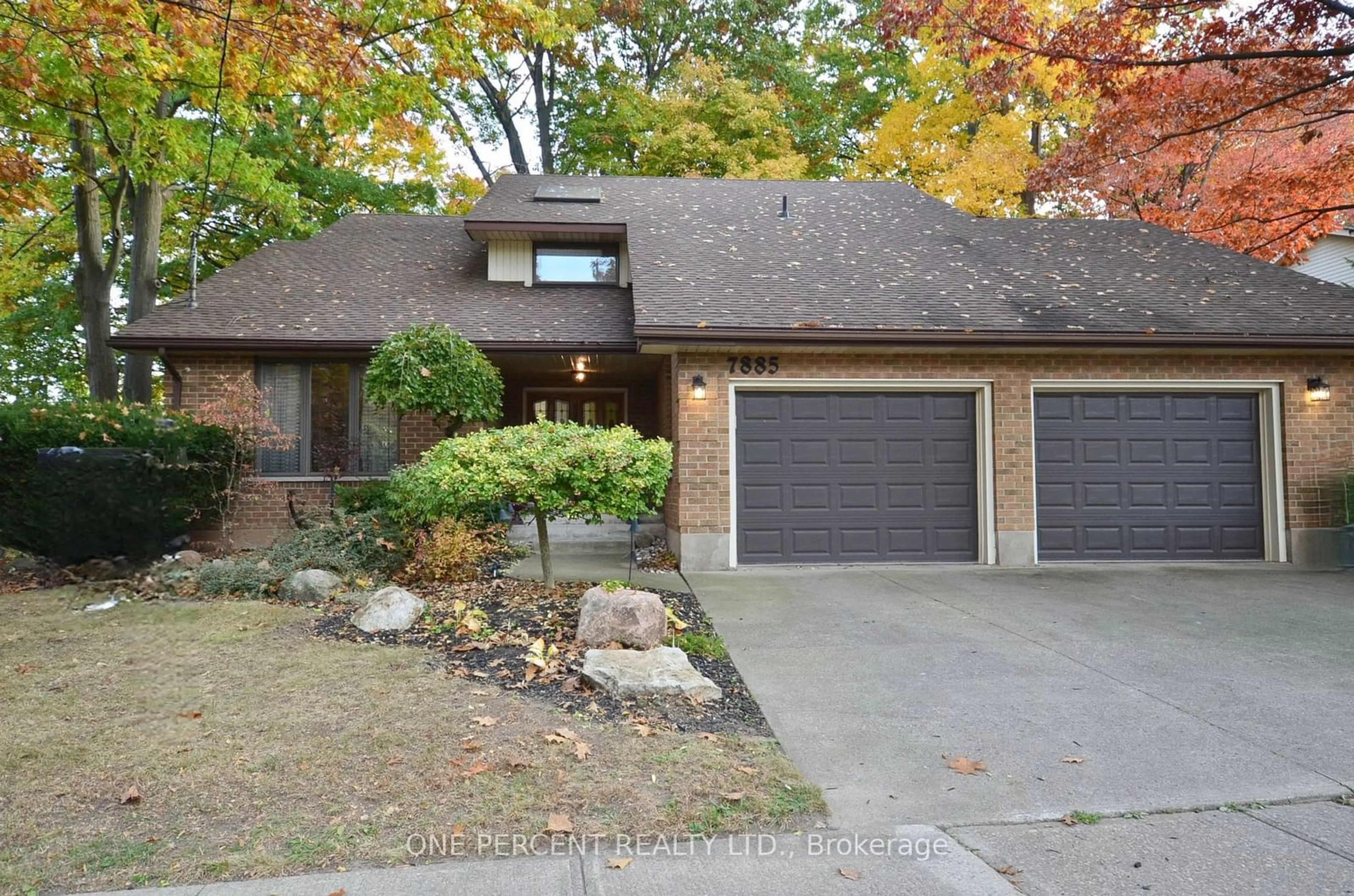 Home with brick exterior material for 7885 Beaverdams Rd, Niagara Falls Ontario L2H 1R6