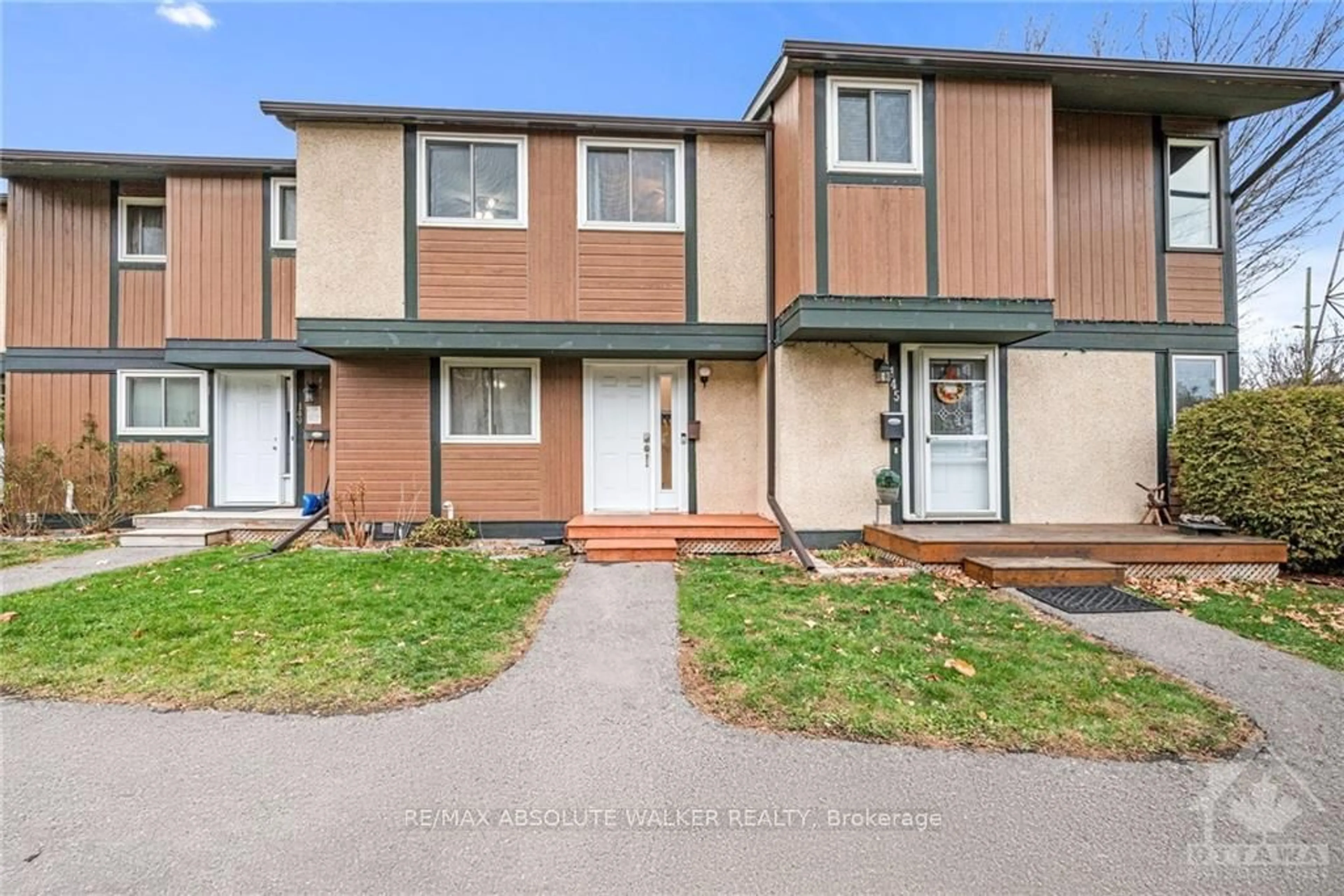 A pic from exterior of the house or condo for 1449 RIDGEBROOK Dr #147, Cyrville - Carson Grove - Pineview Ontario K1B 4T1