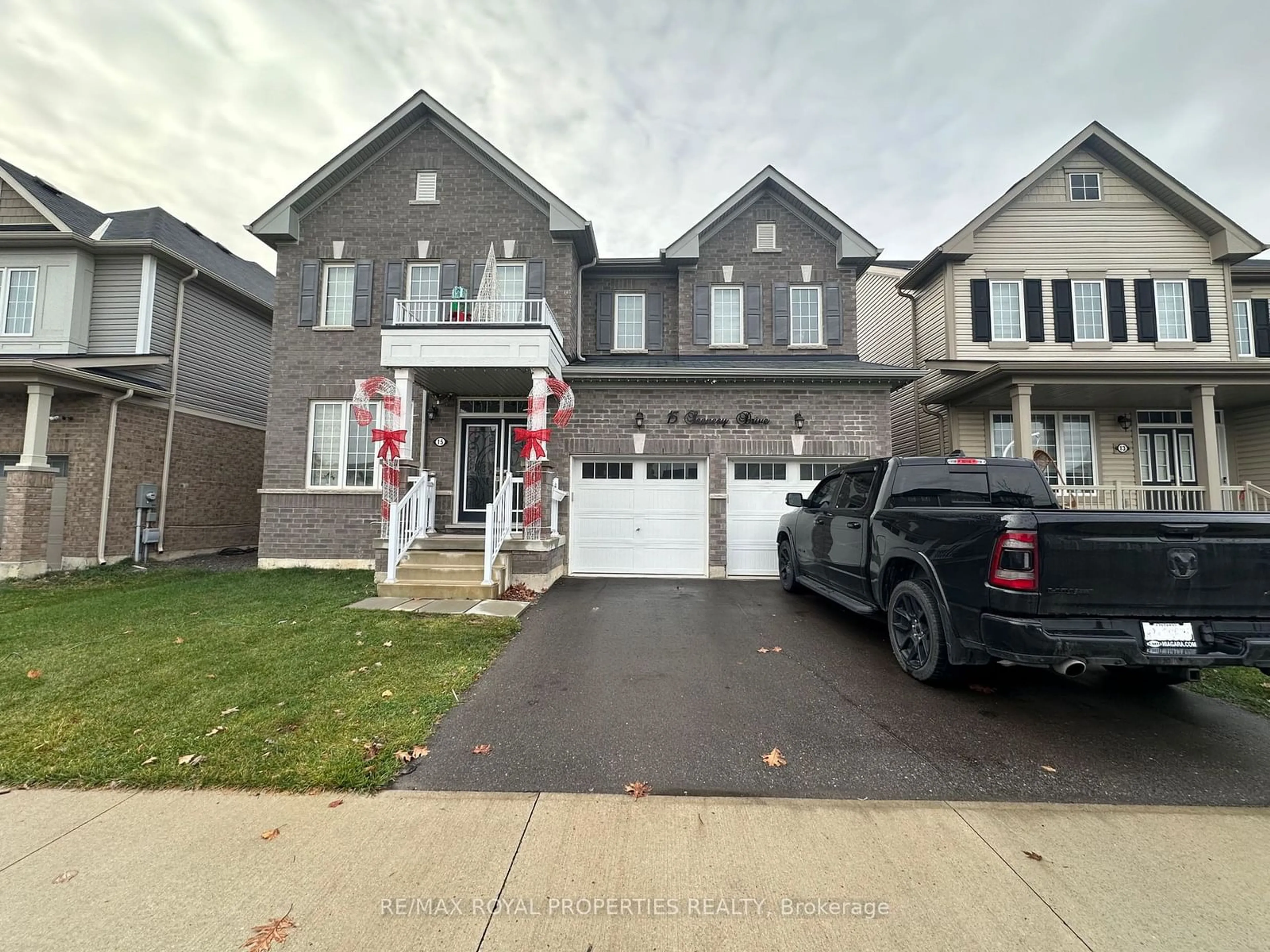 Frontside or backside of a home, the street view for 15 Seanesy Dr, Thorold Ontario L3B 0G5