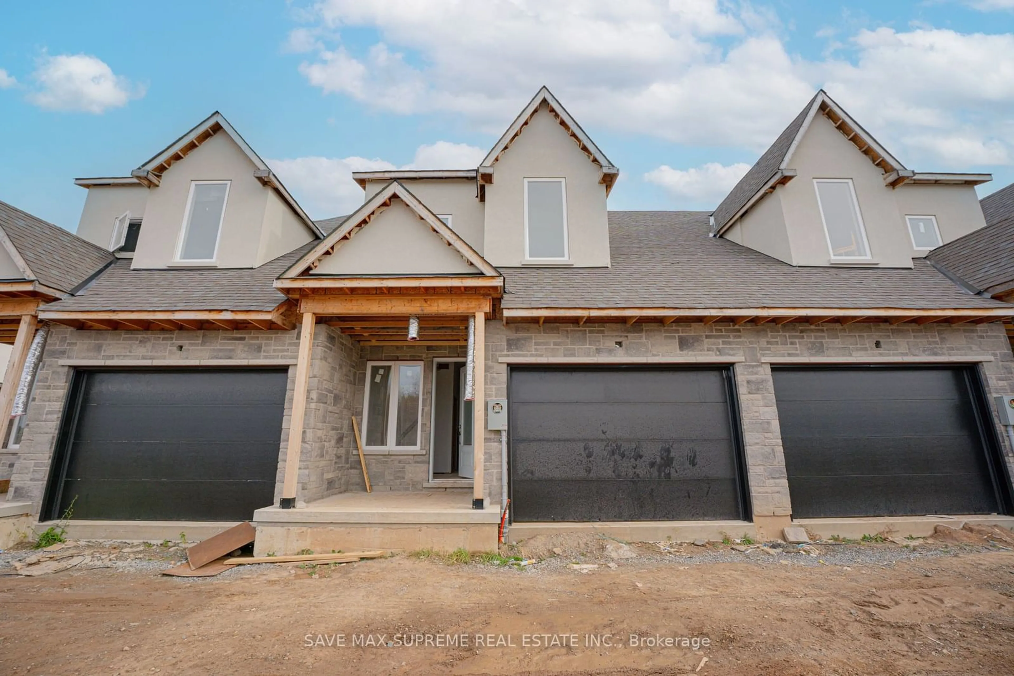 Home with brick exterior material for 2700 Mewburn Rd #6, Niagara Falls Ontario L2E 6S4