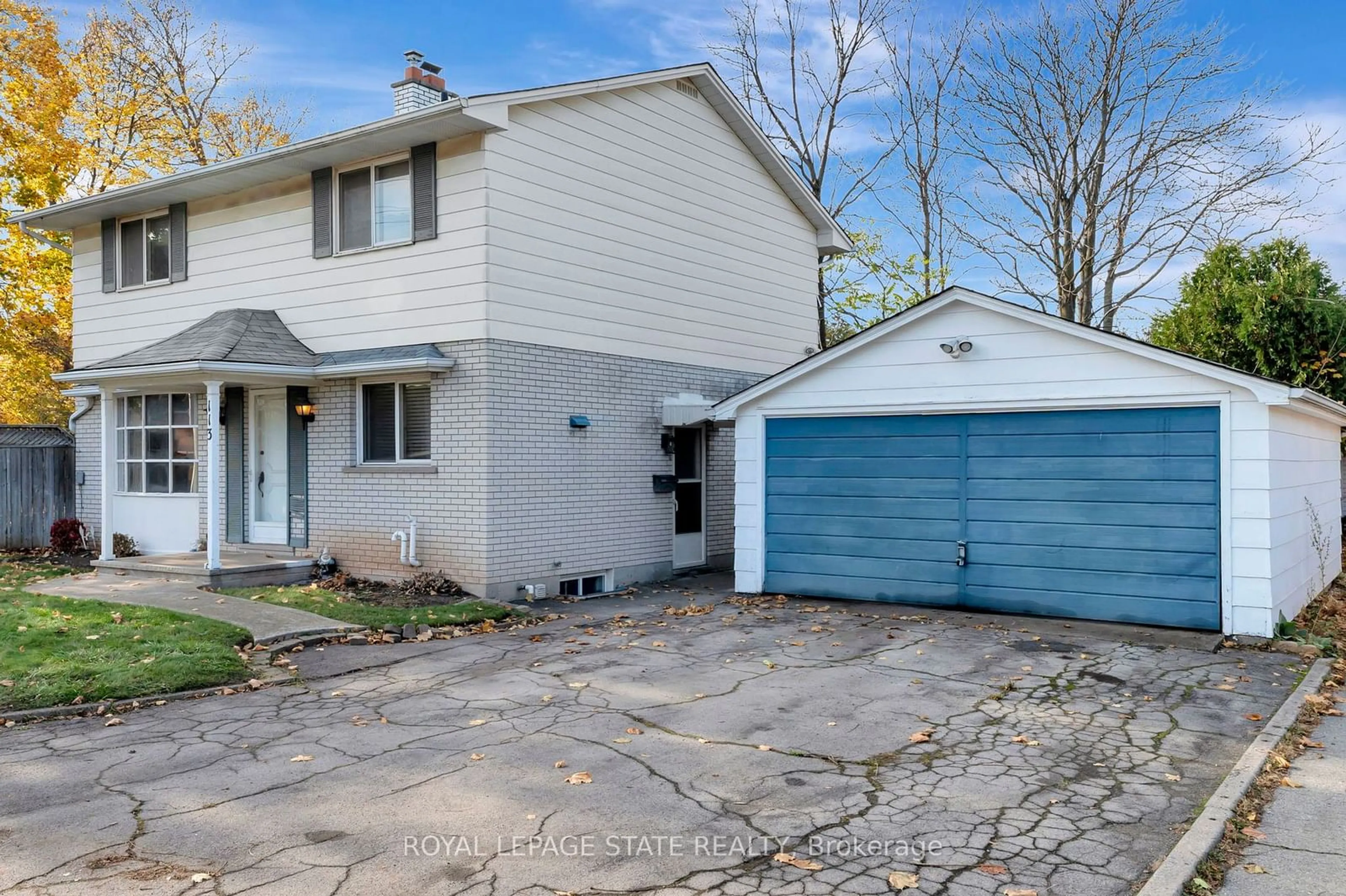 Frontside or backside of a home, cottage for 113 Green Rd, Hamilton Ontario L8G 3W9