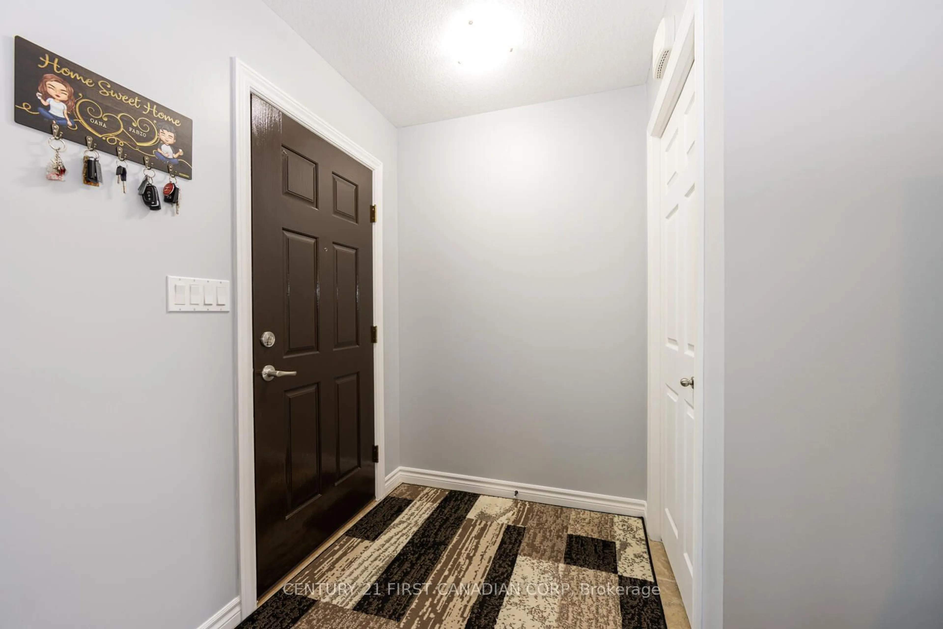 Indoor entryway, wood floors for 52 James Ave, Tillsonburg Ontario N4G 1A4