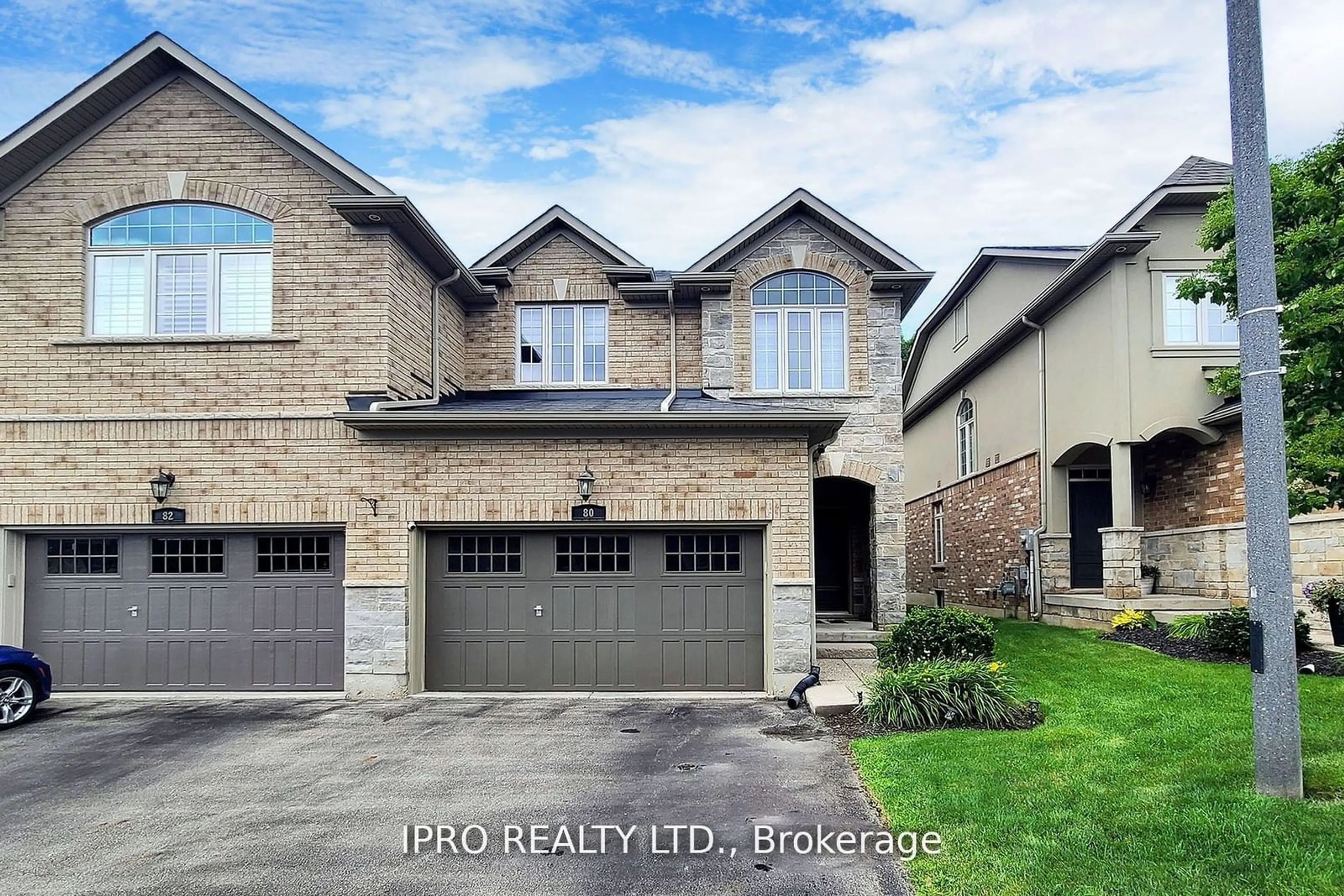 Frontside or backside of a home, the street view for 80 Oakhaven Pl, Hamilton Ontario L9K 0B6