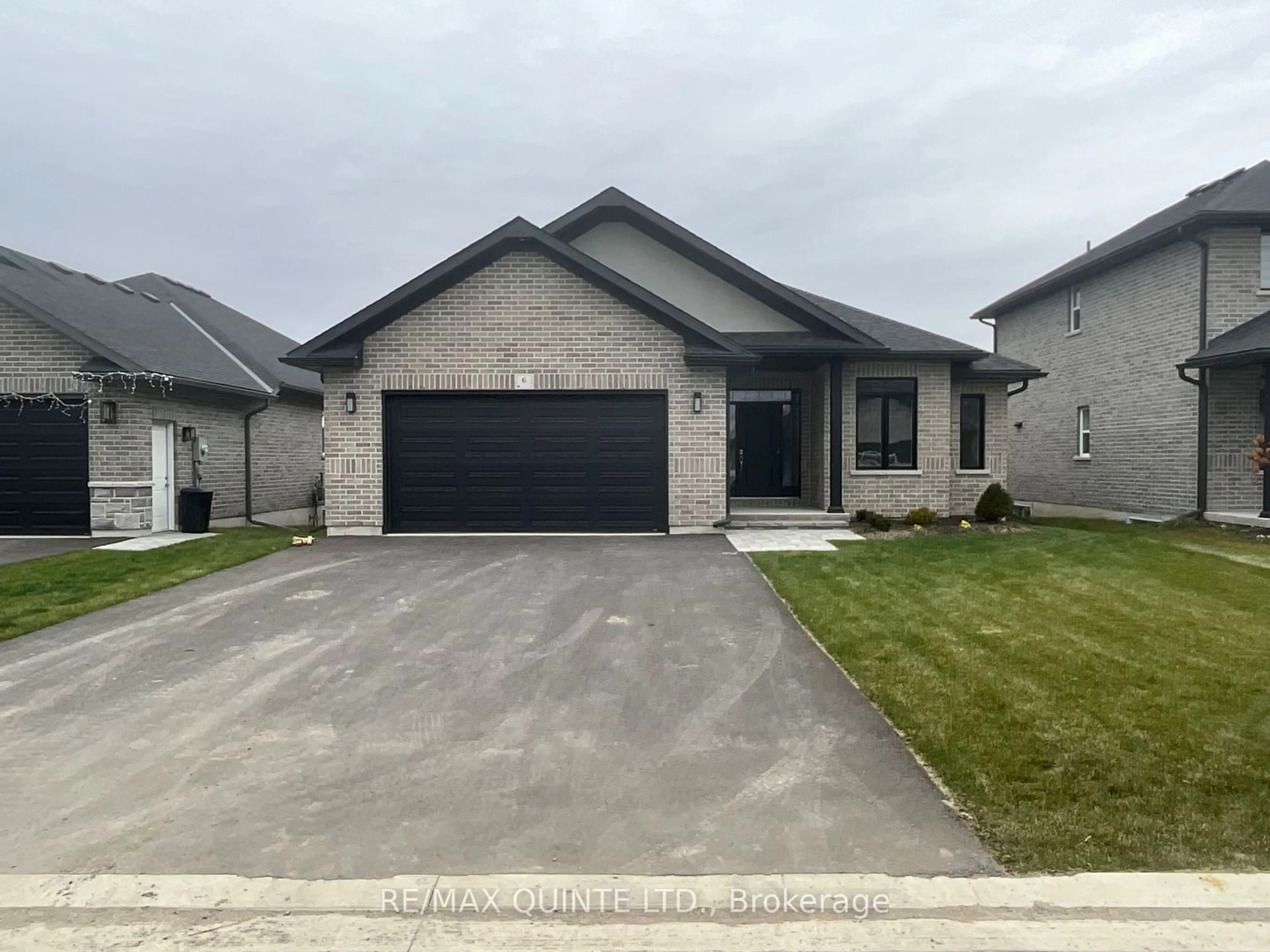 Frontside or backside of a home, the street view for 6 Vaughn Crt, Belleville Ontario K8N 0R7