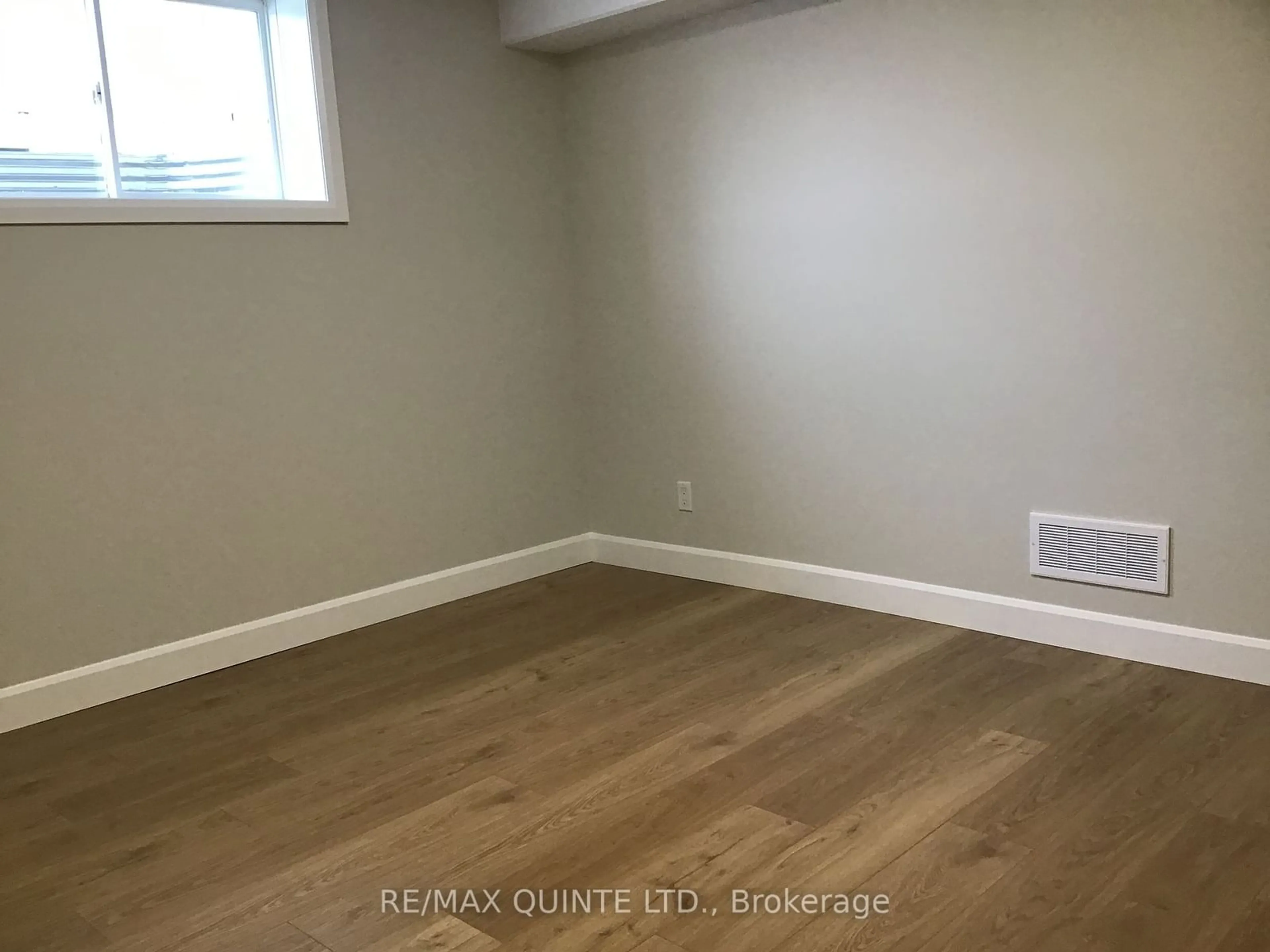 A pic of a room for 6 Vaughn Crt, Belleville Ontario K8N 0R7