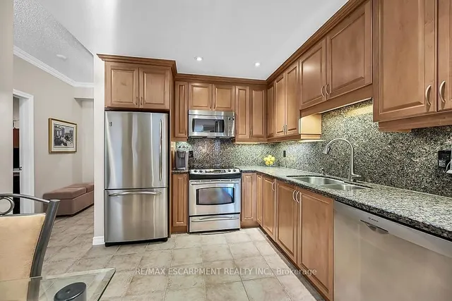 Additional property image - 3000 Creekside Dr Unit 601