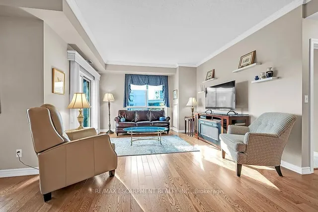 Additional property image - 3000 Creekside Dr Unit 601